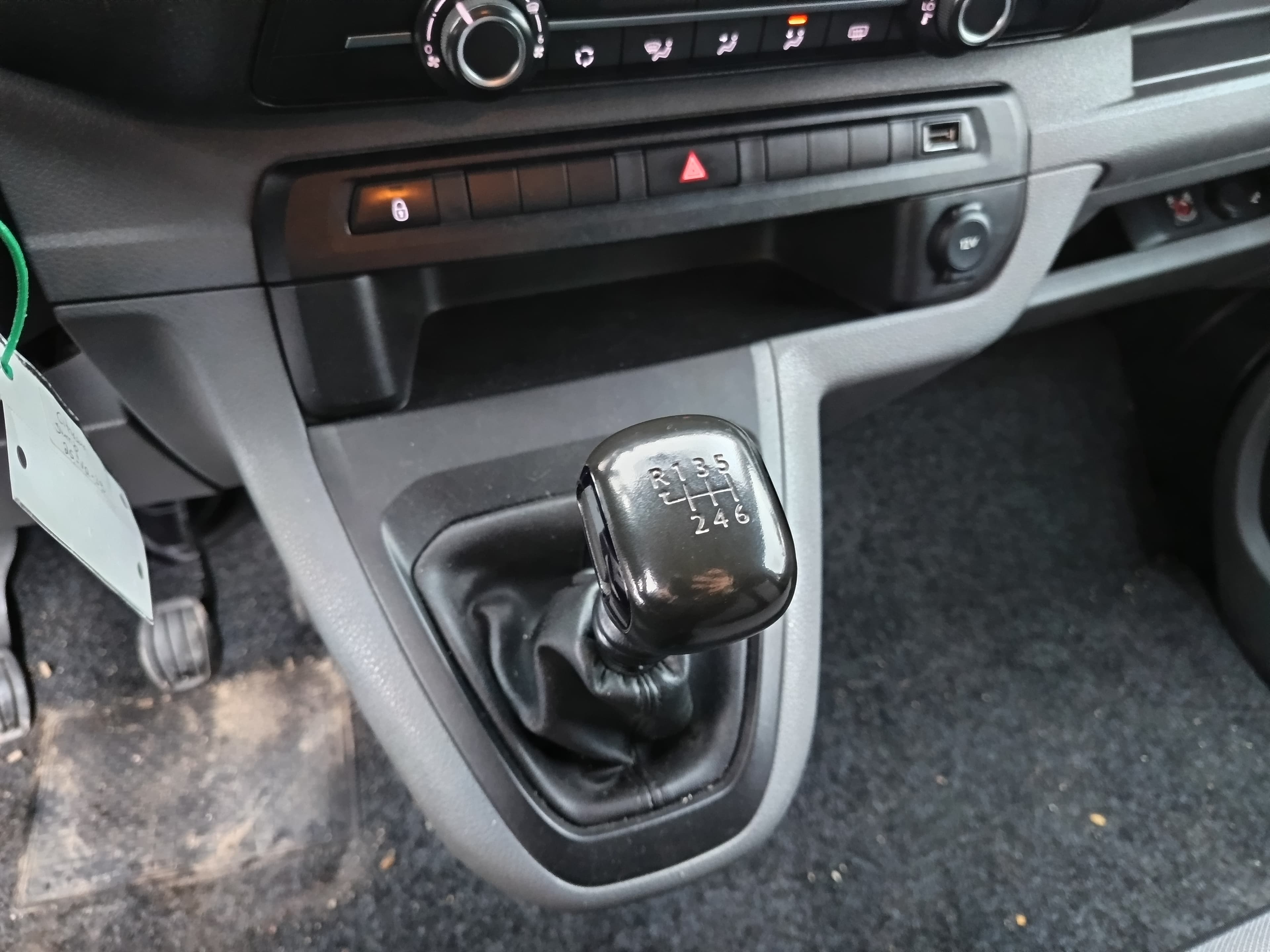 Citroën Jumpy Space Tourer · Ano 2018 — image 31