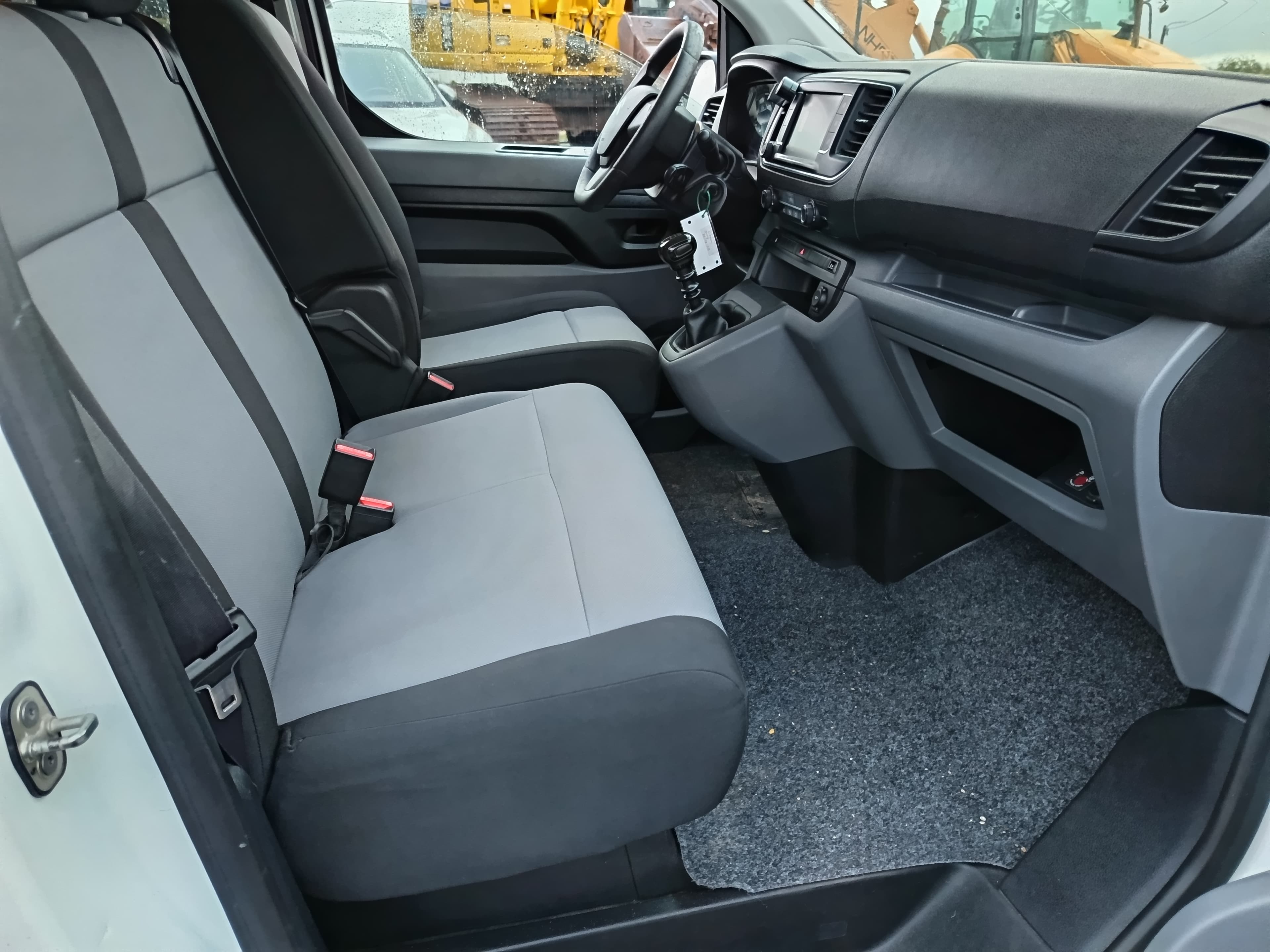 Citroën Jumpy Space Tourer · Ano 2018 — image 21