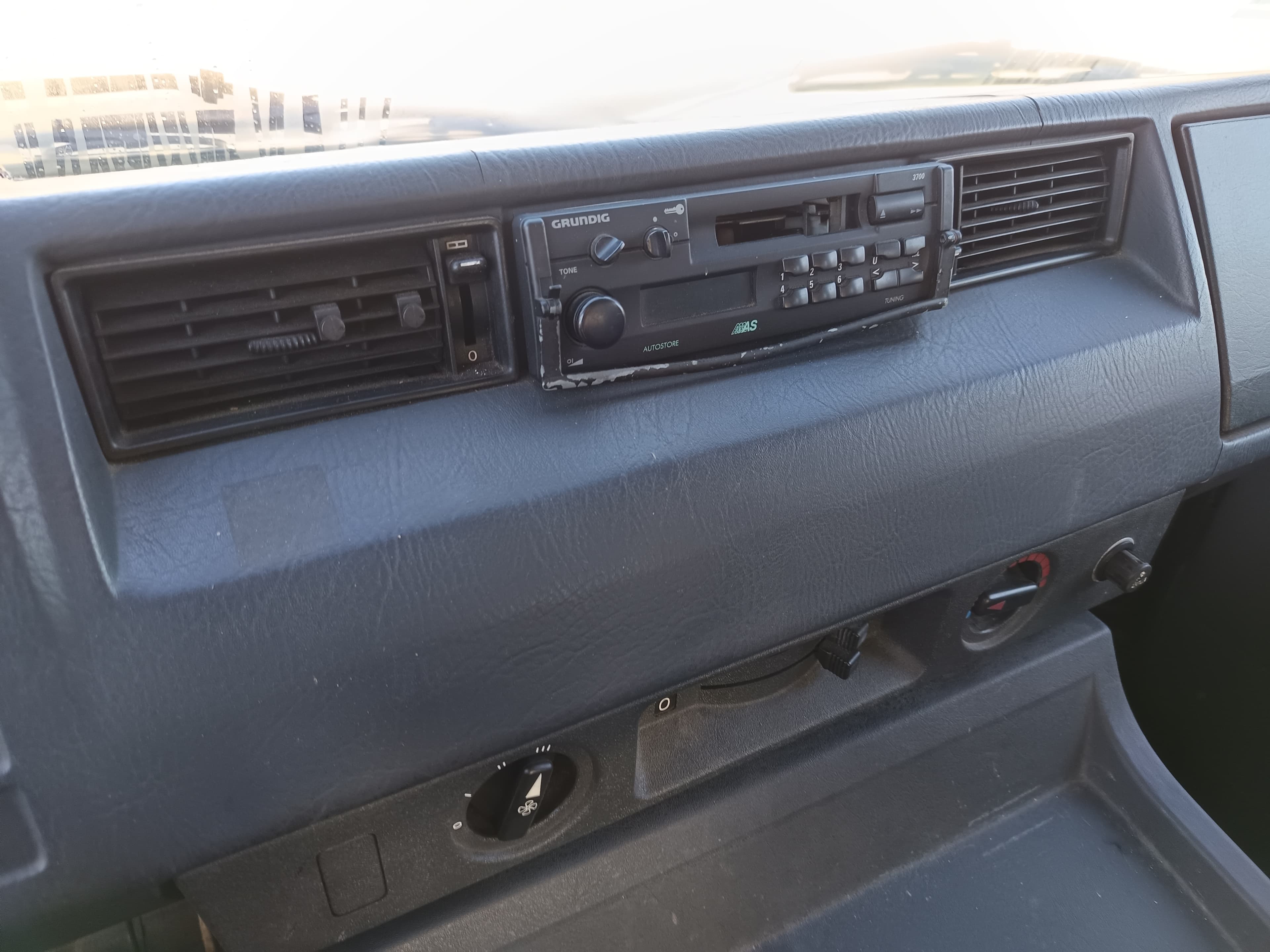 Mercedes-Benz 100D · Ano 1994 — imagen 33