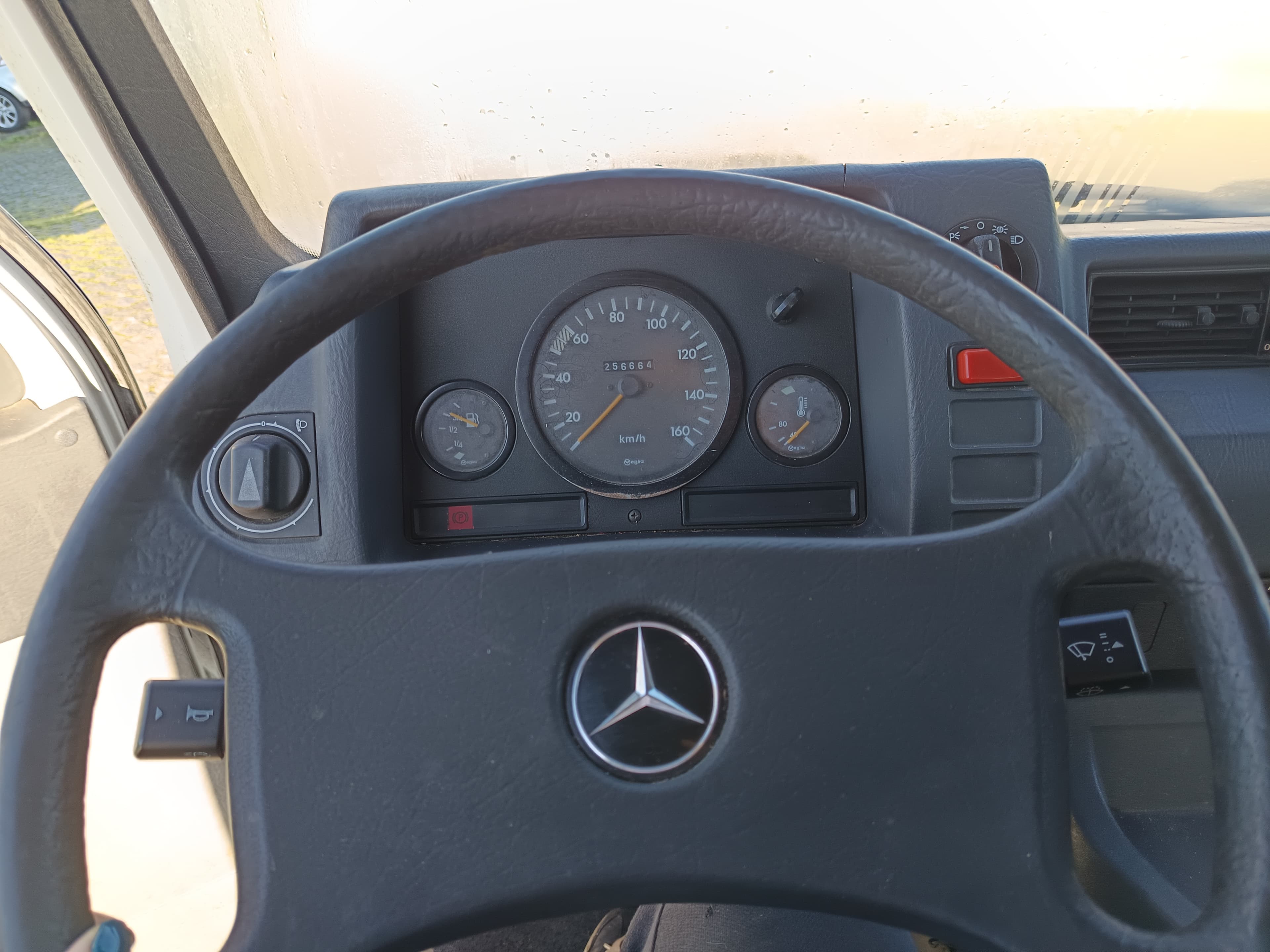 Mercedes-Benz 100D · Ano 1994 — imagen 31