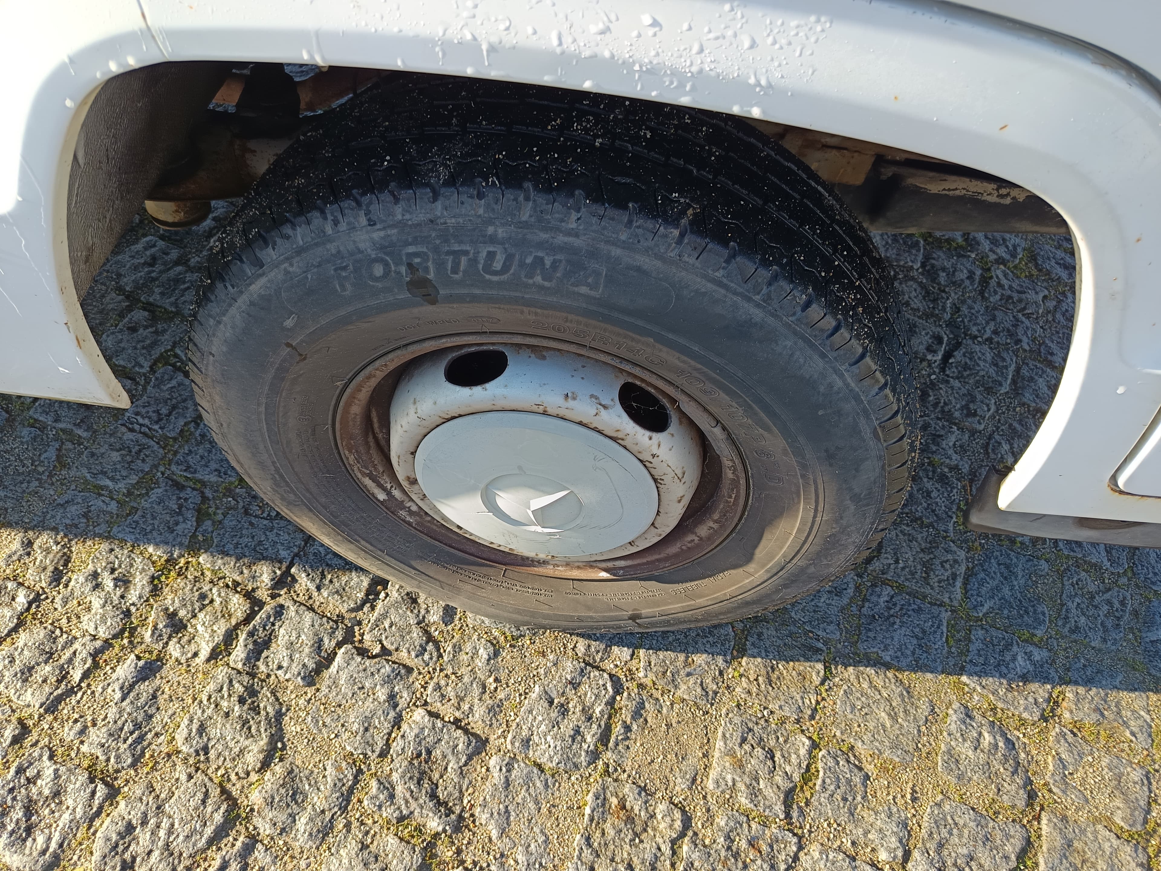 Mercedes-Benz 100D · Ano 1994 — imagen 7