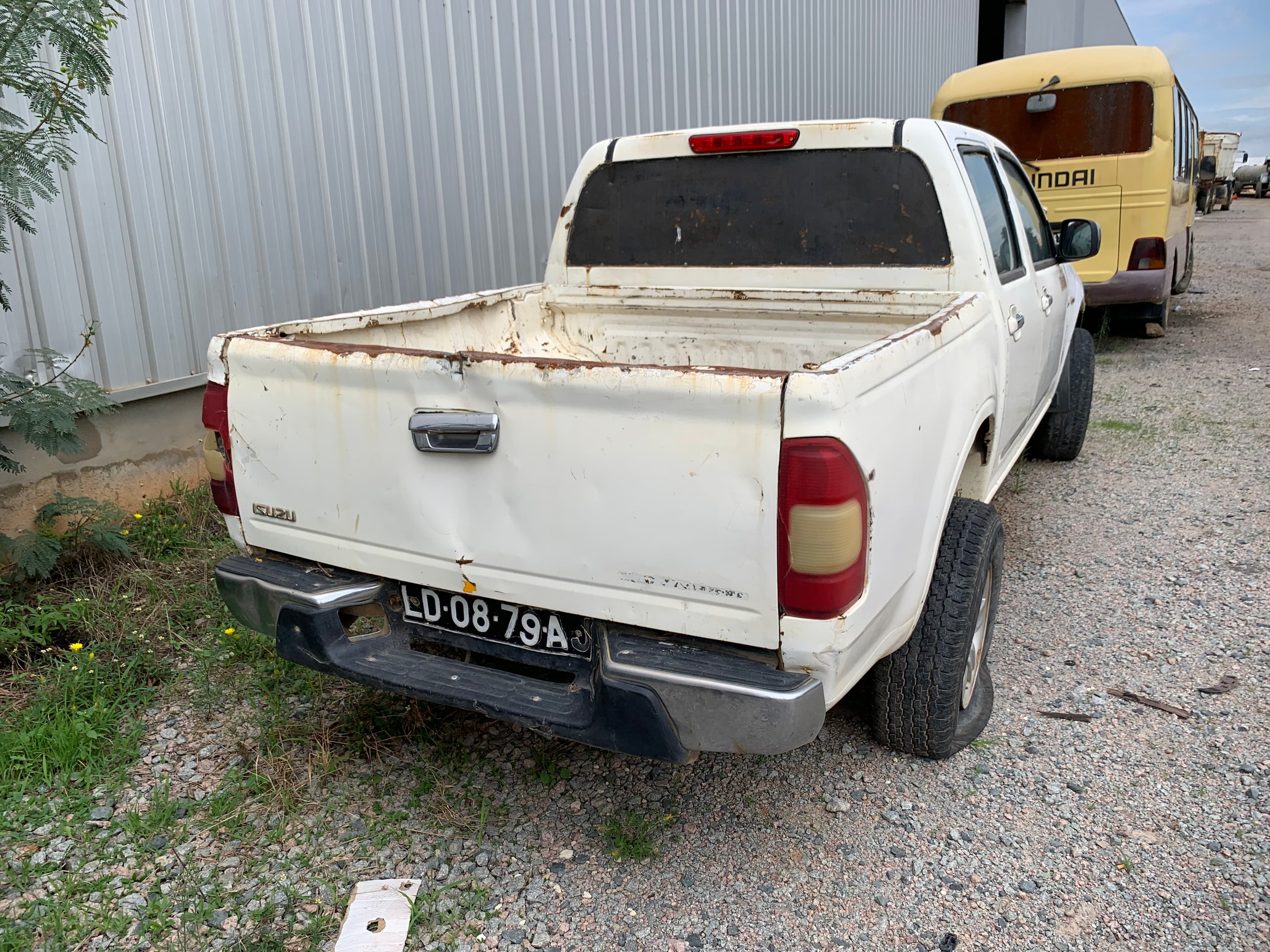 Ligeiro de Passageiro ISUZU — imagen 3