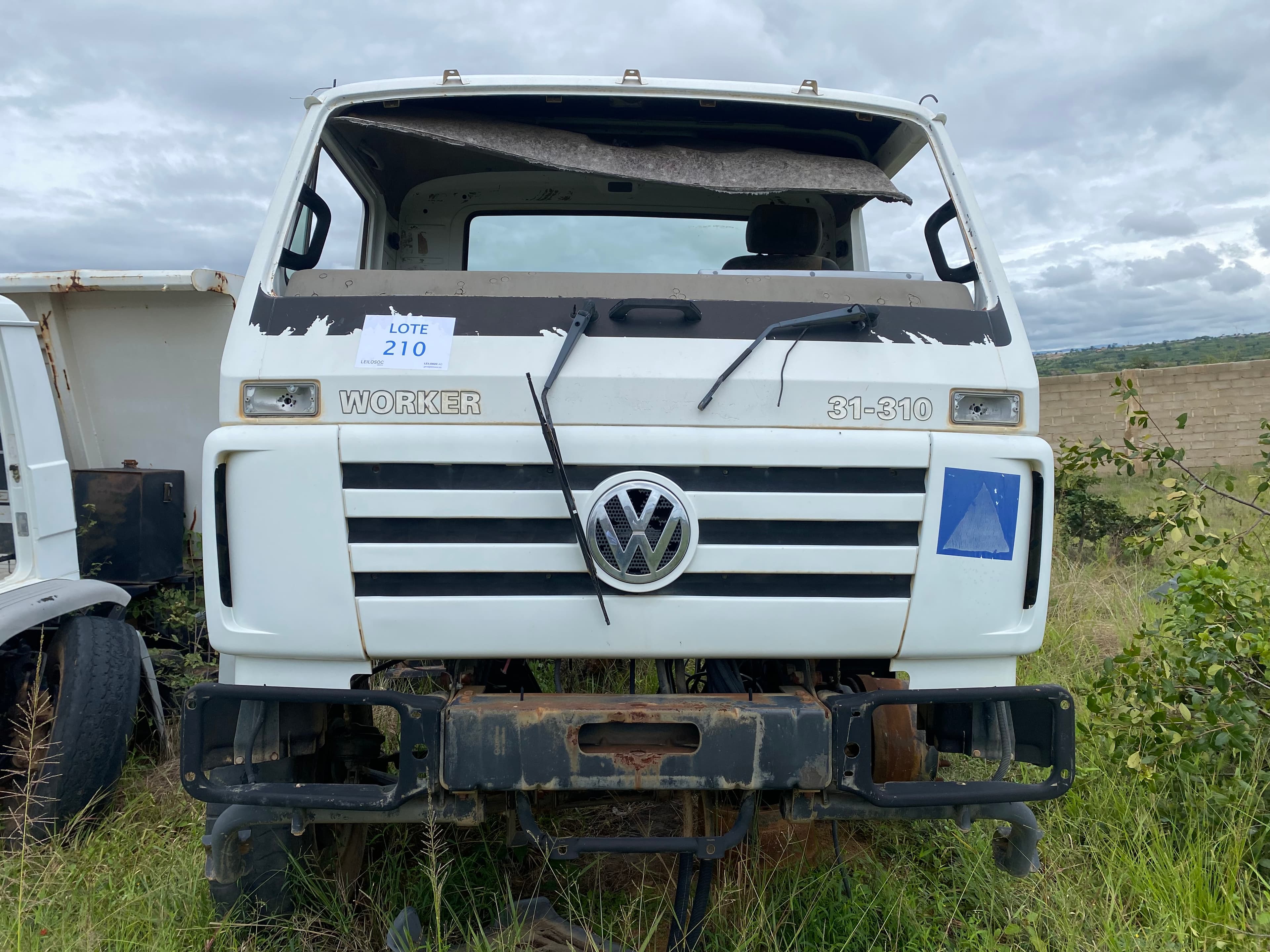 Camião Trator (Cavalo Mecânico)  VOLKSWAGEN 31-310 (4) — imagen 1