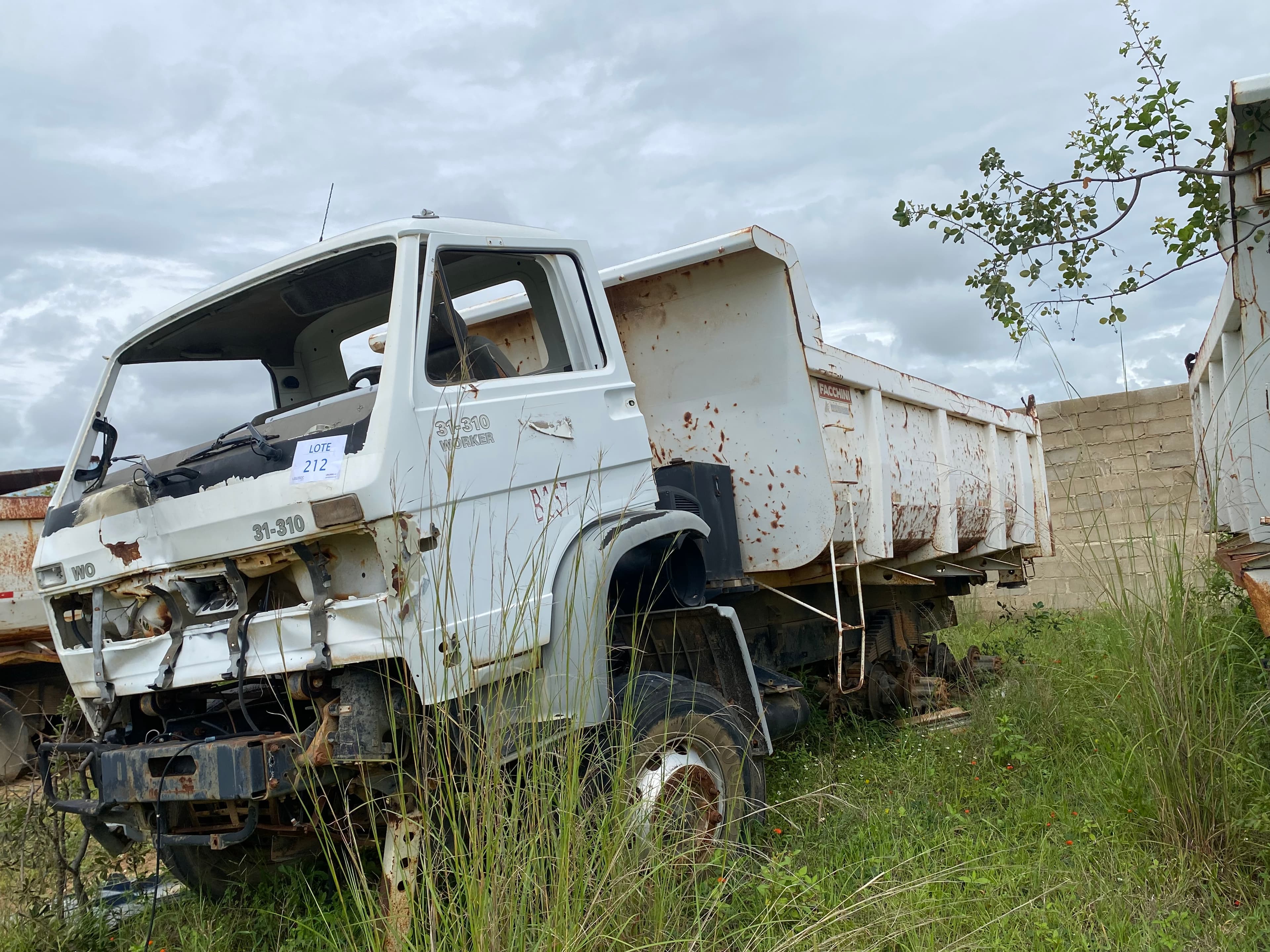Camião Basculante VOLKSWAGEN 31-310 — imagen 5