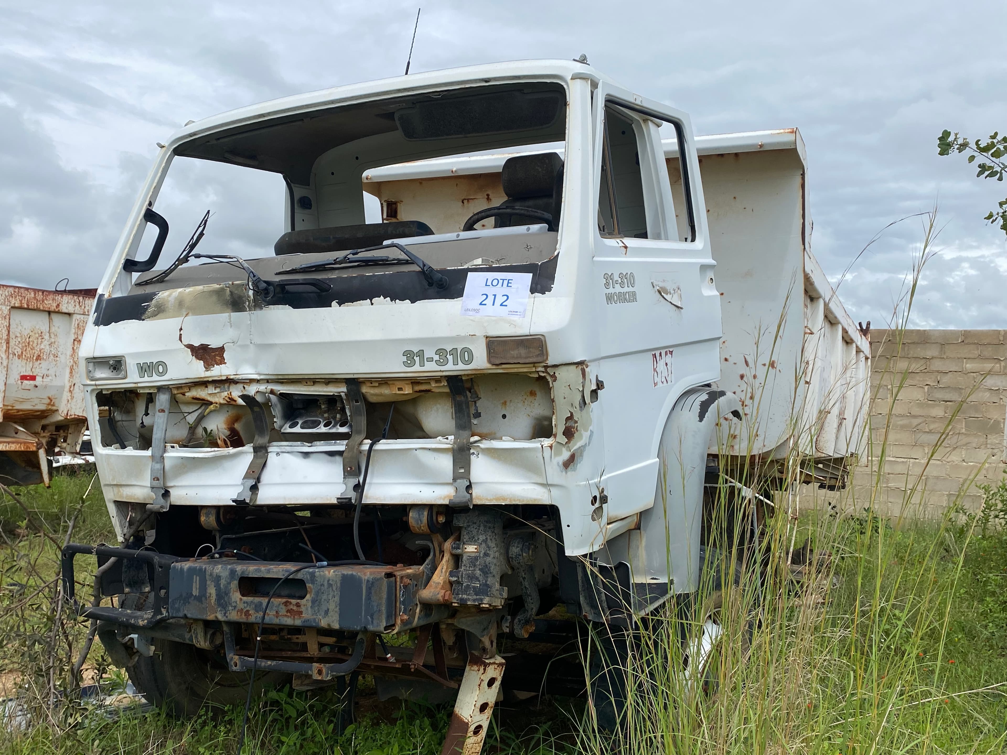 Camião Basculante VOLKSWAGEN 31-310 — imagen 4