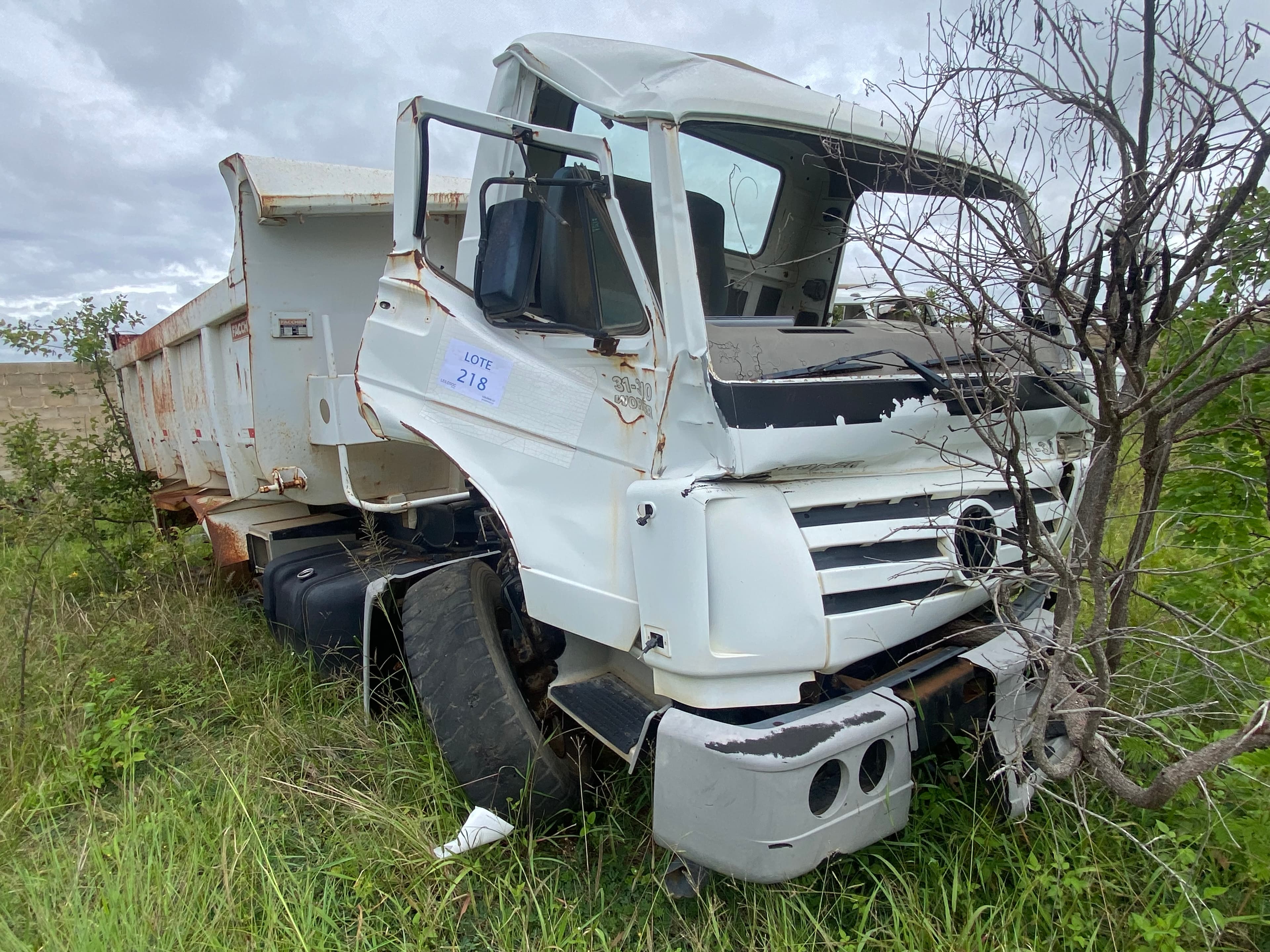 Tipper Truck VOLKSWAGEN 31-310 — image 3