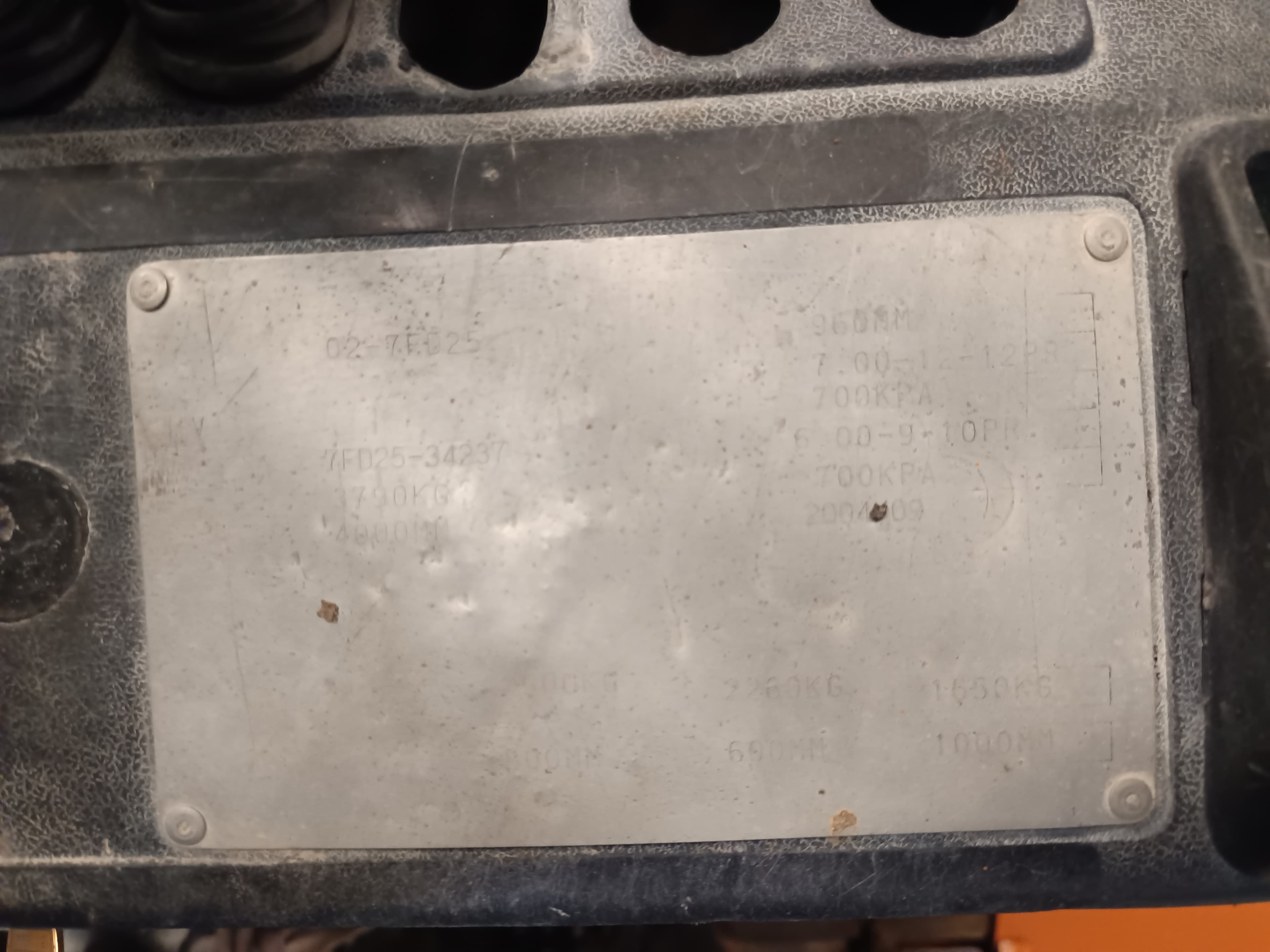 Empilhador Toyota Geneo 25 · Ano 2004 — imagen 10