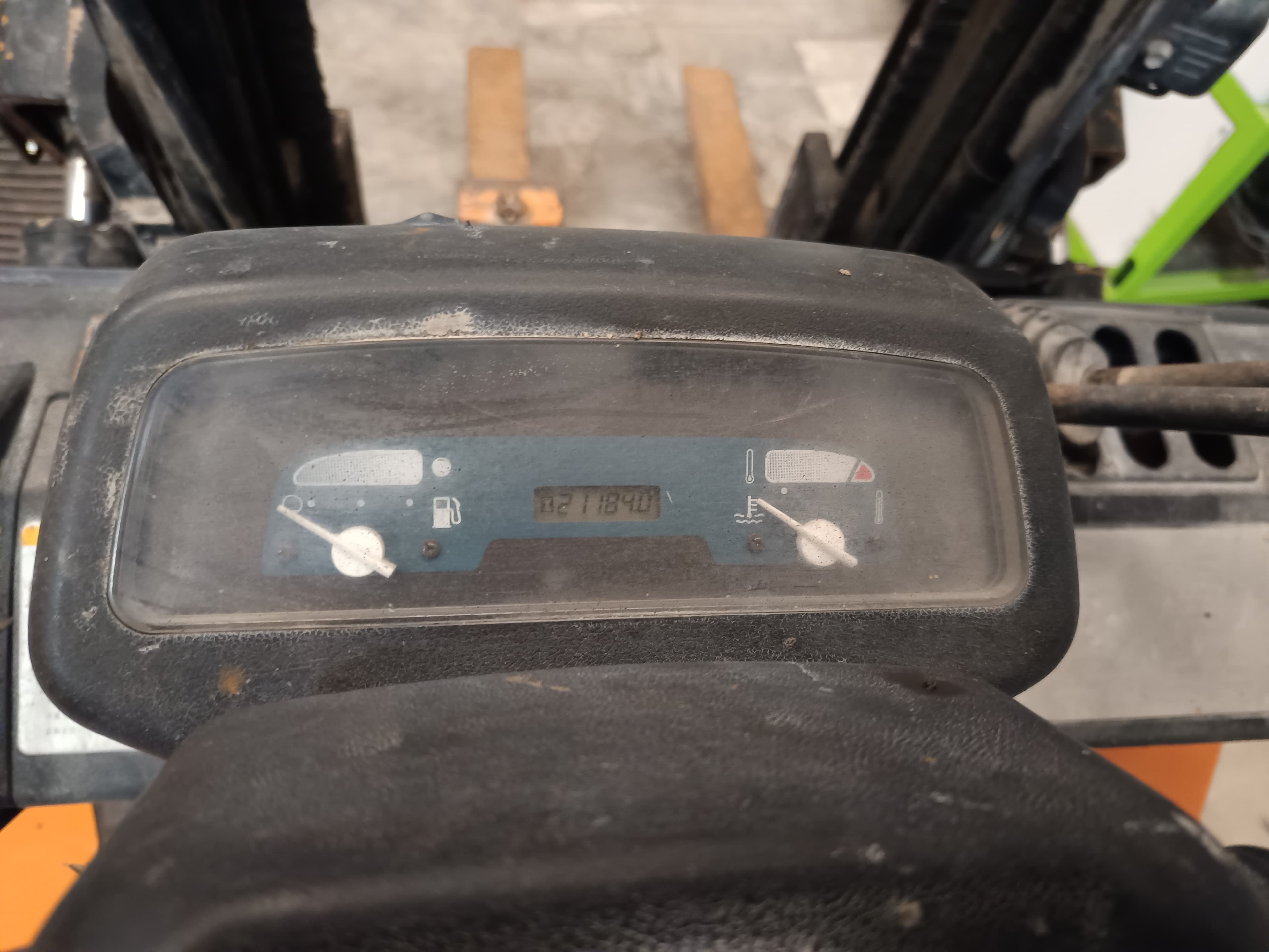Empilhador Toyota Geneo 25 · Ano 2004 — imagen 9