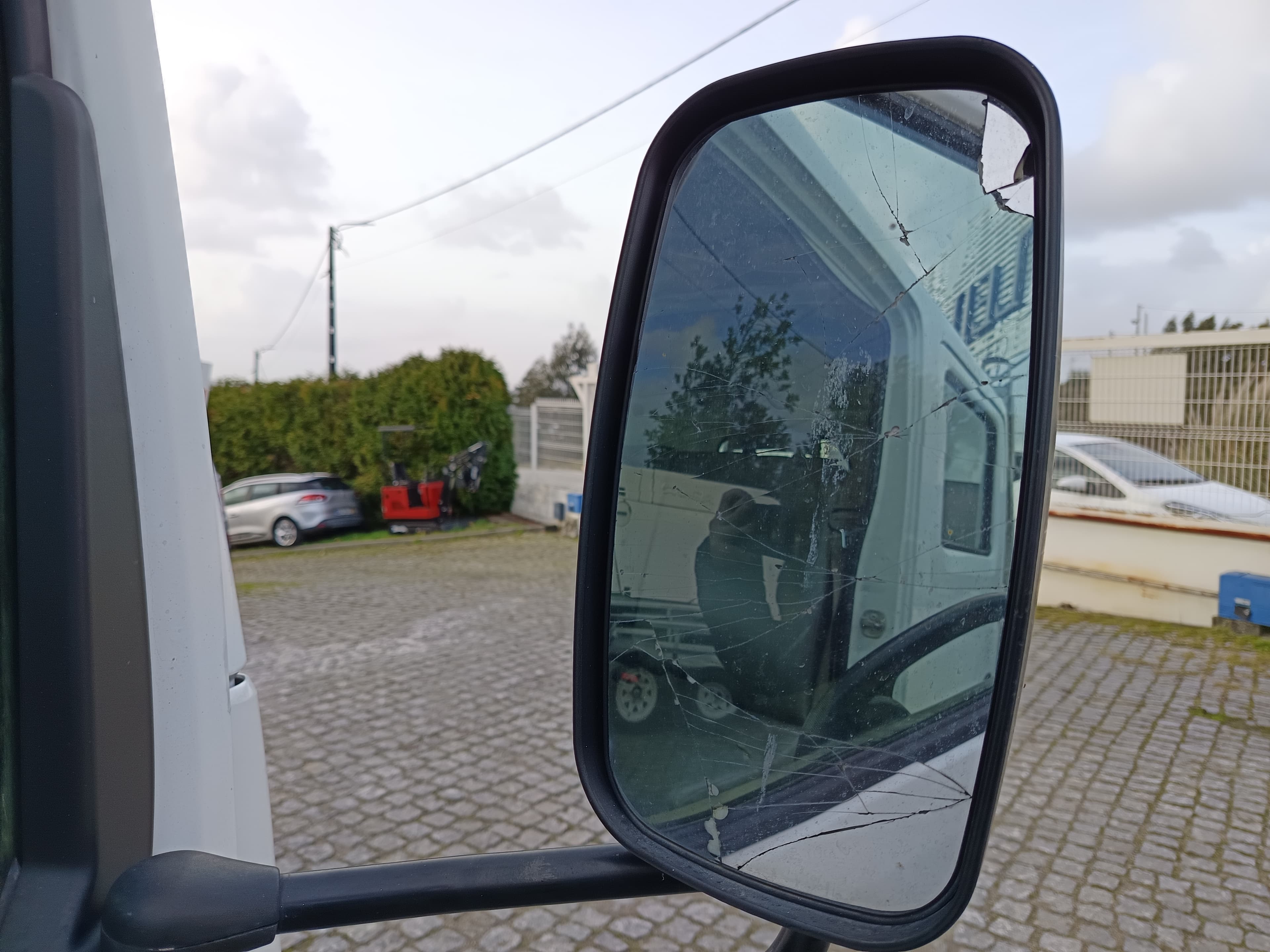 Nissan Cabstar · Ano 2010 · 6 Lugares — imagen 16
