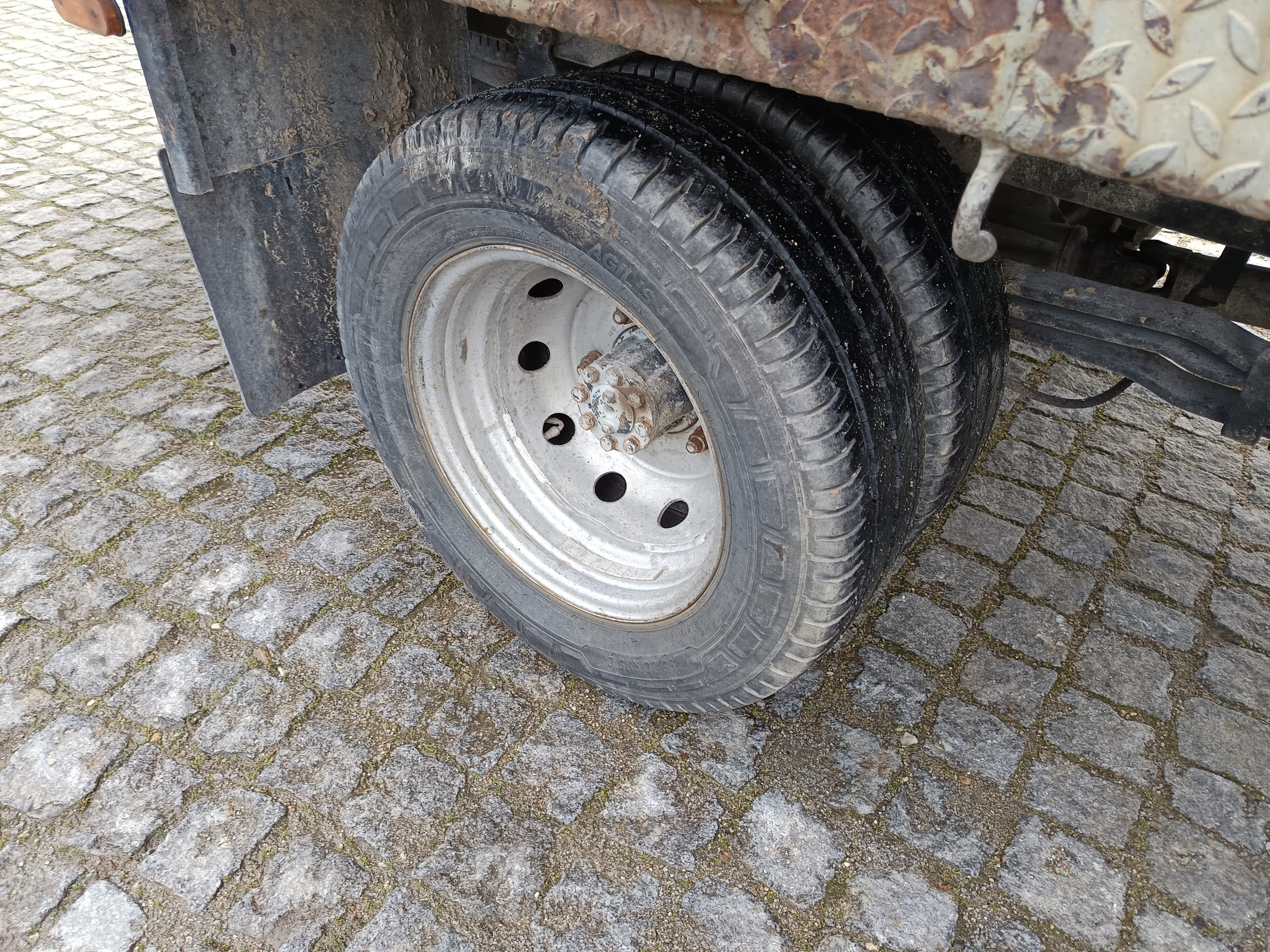 Nissan Cabstar · Ano 2010 · 6 Lugares — imagen 8