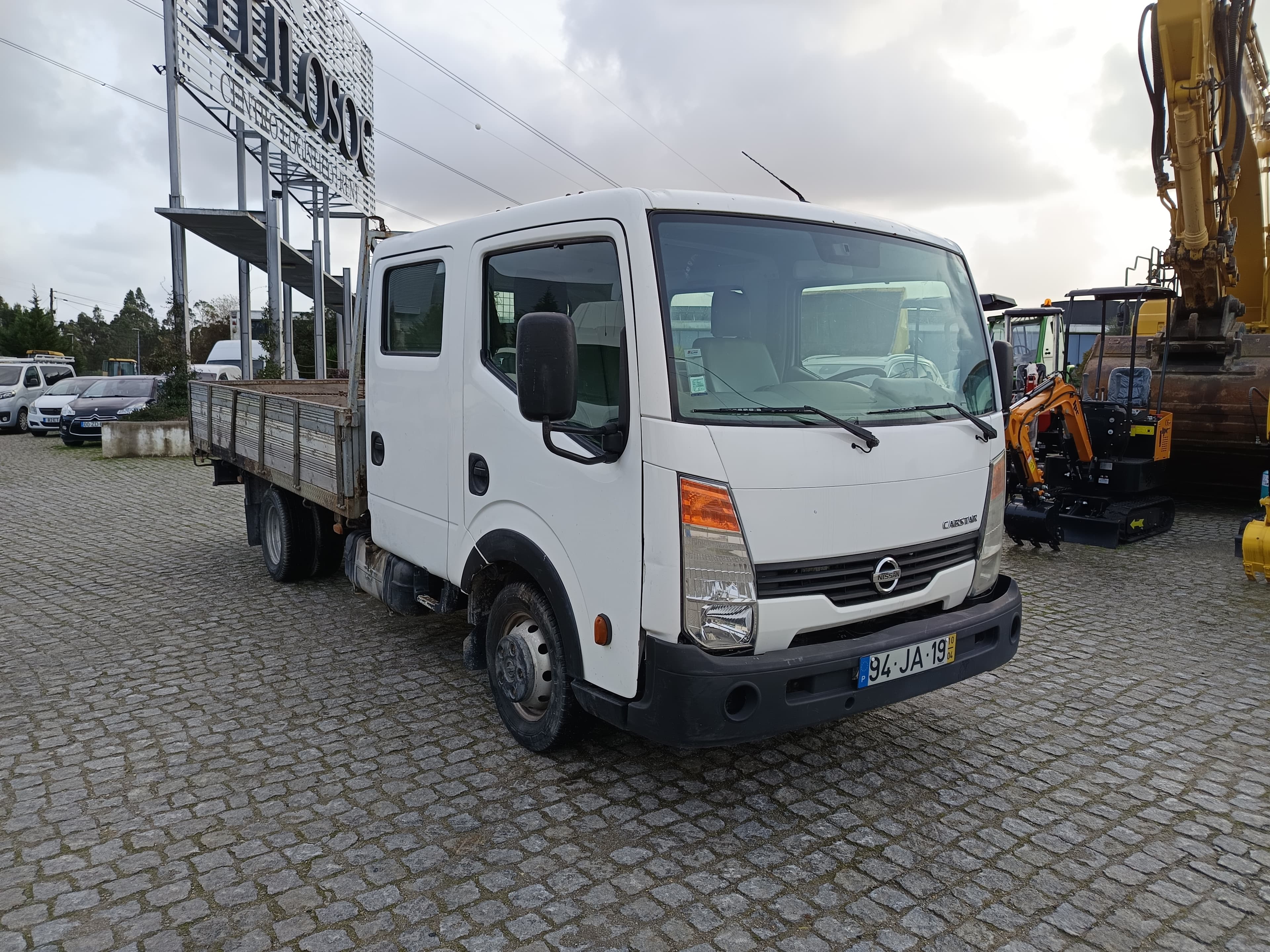 Nissan Cabstar · Ano 2010 · 6 Lugares — imagen 3
