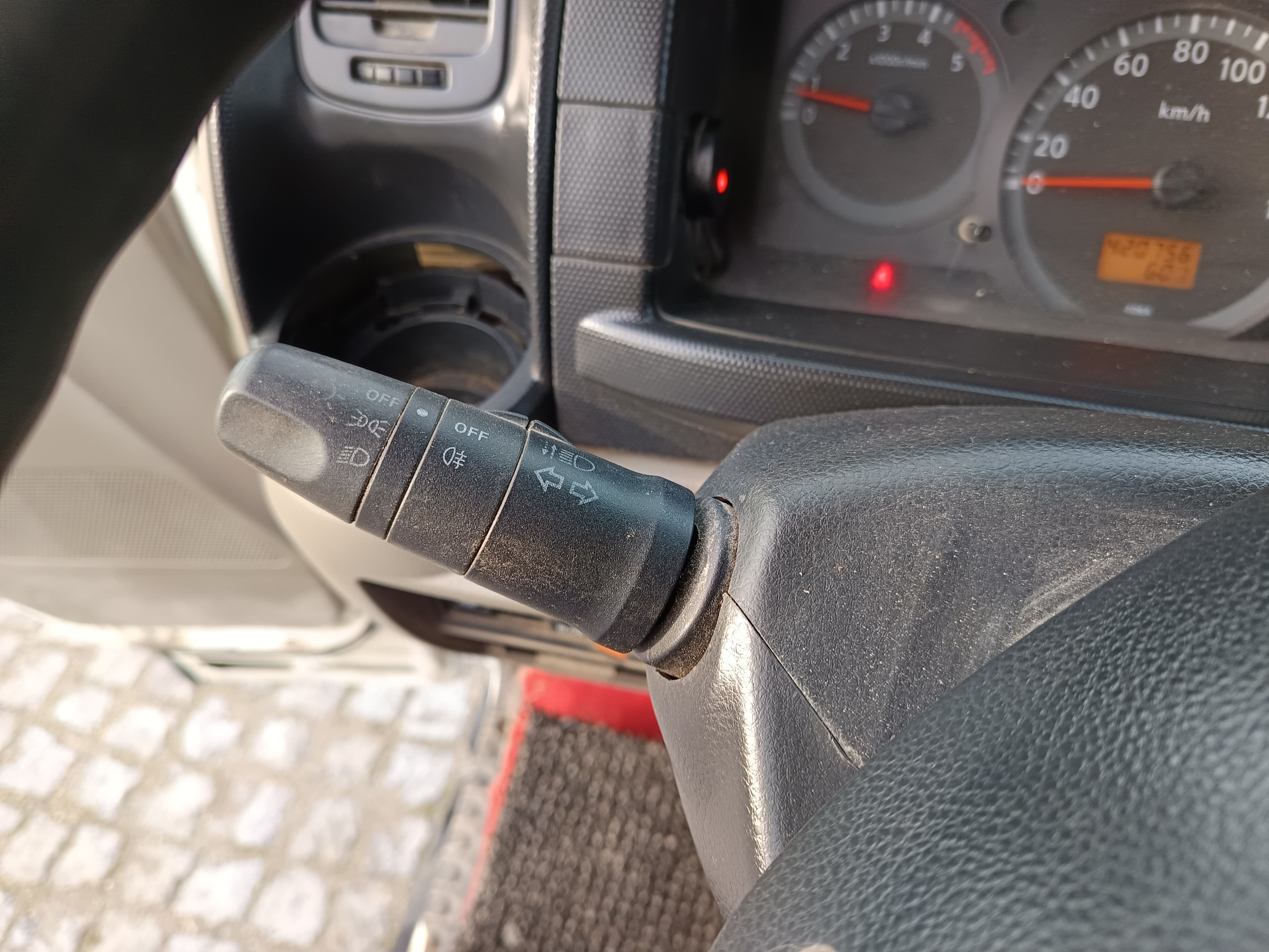 Nissan Cabstar · Ano 2010 · 6 Lugares — imagen 33