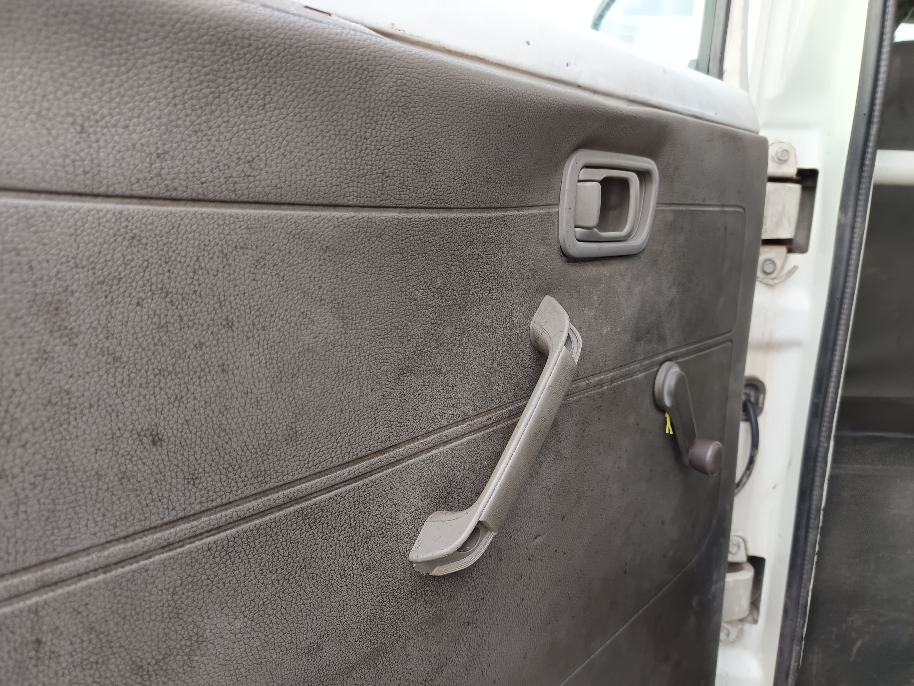 Nissan Cabstar · Ano 2010 · 6 Lugares — imagen 14