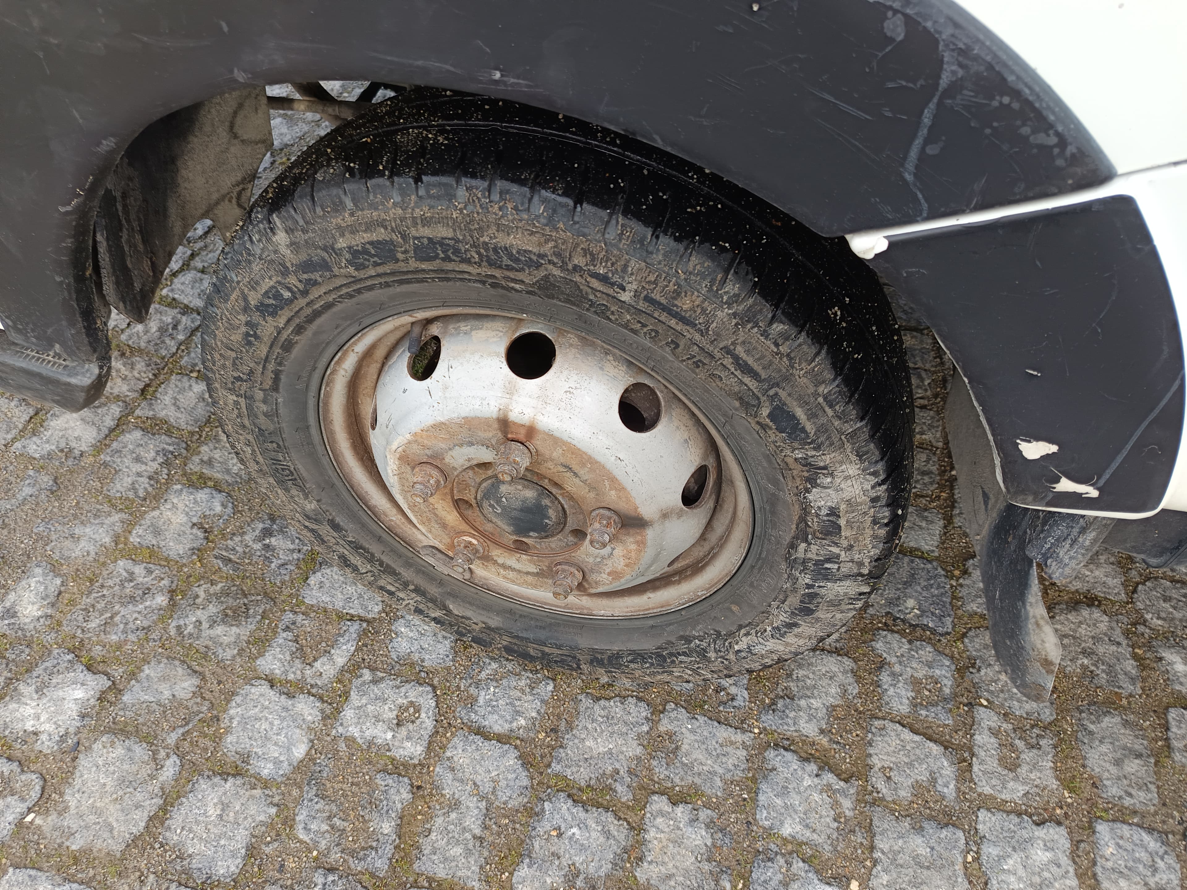 Nissan Cabstar · Ano 2010 · 6 Lugares — imagen 12