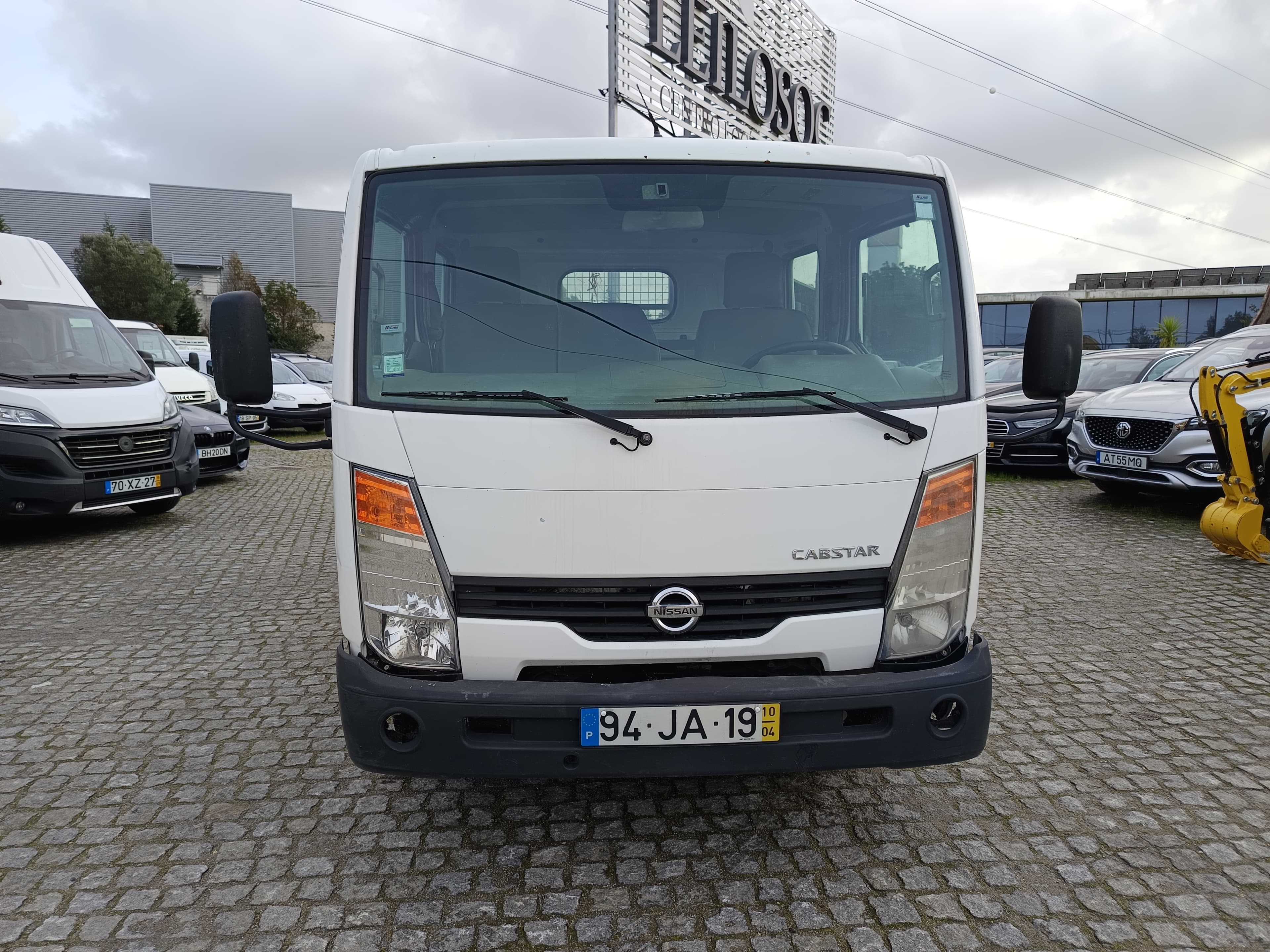 Nissan Cabstar · Ano 2010 · 6 Lugares — imagen 2