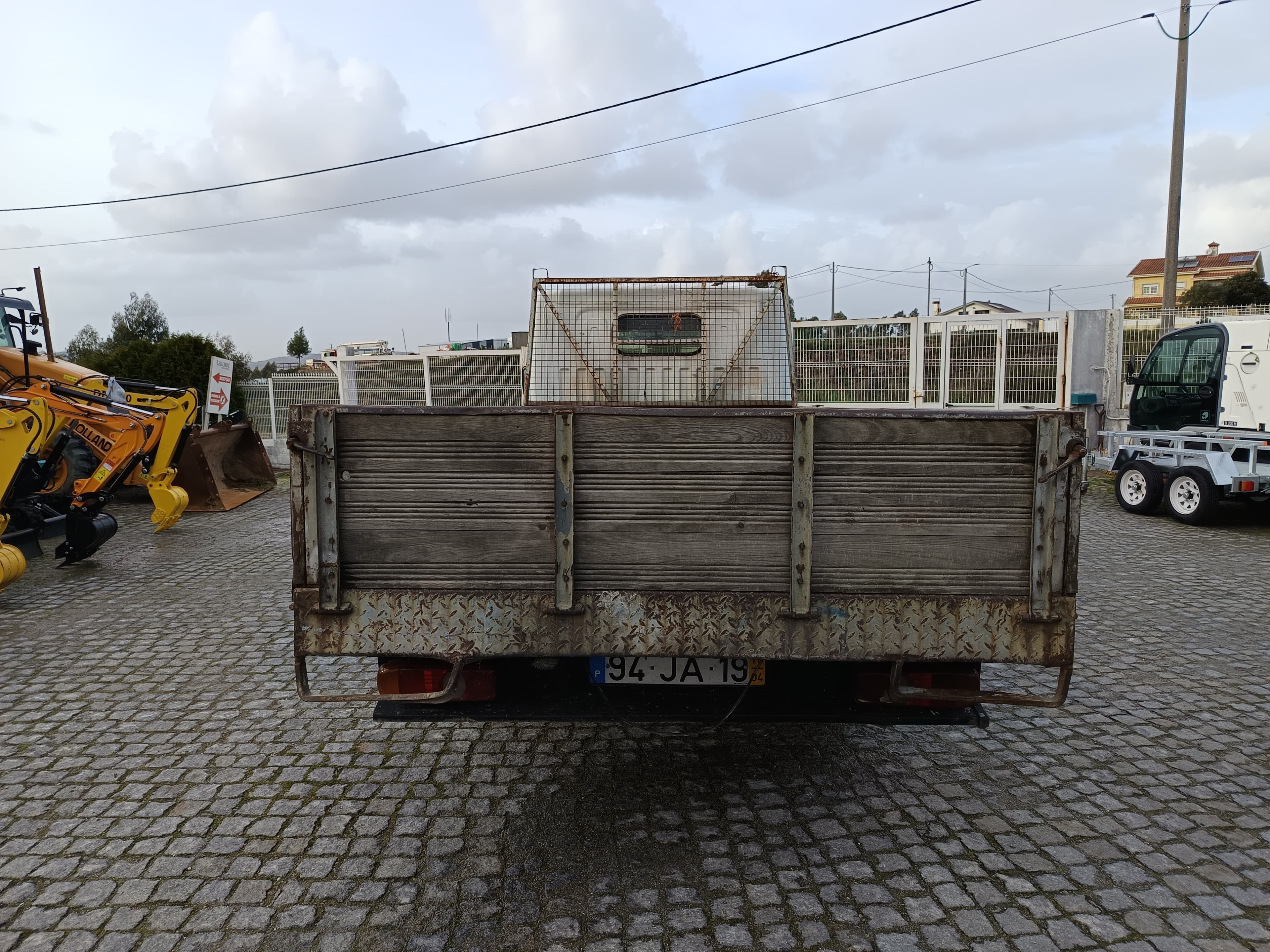 Nissan Cabstar · Ano 2010 · 6 Lugares — imagen 5