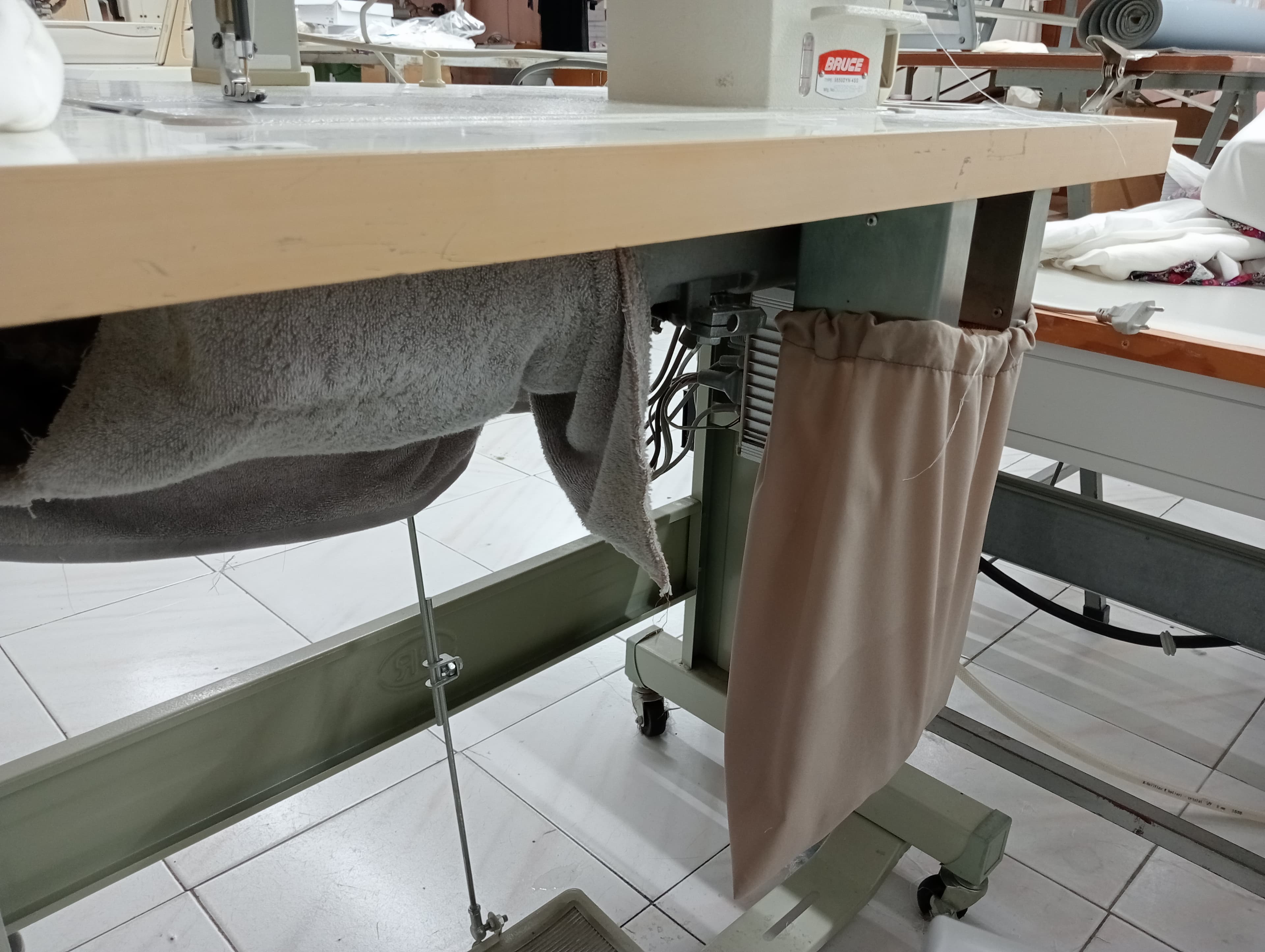 Máquinas de Ponto Corrido e Corte e Cose — image 4