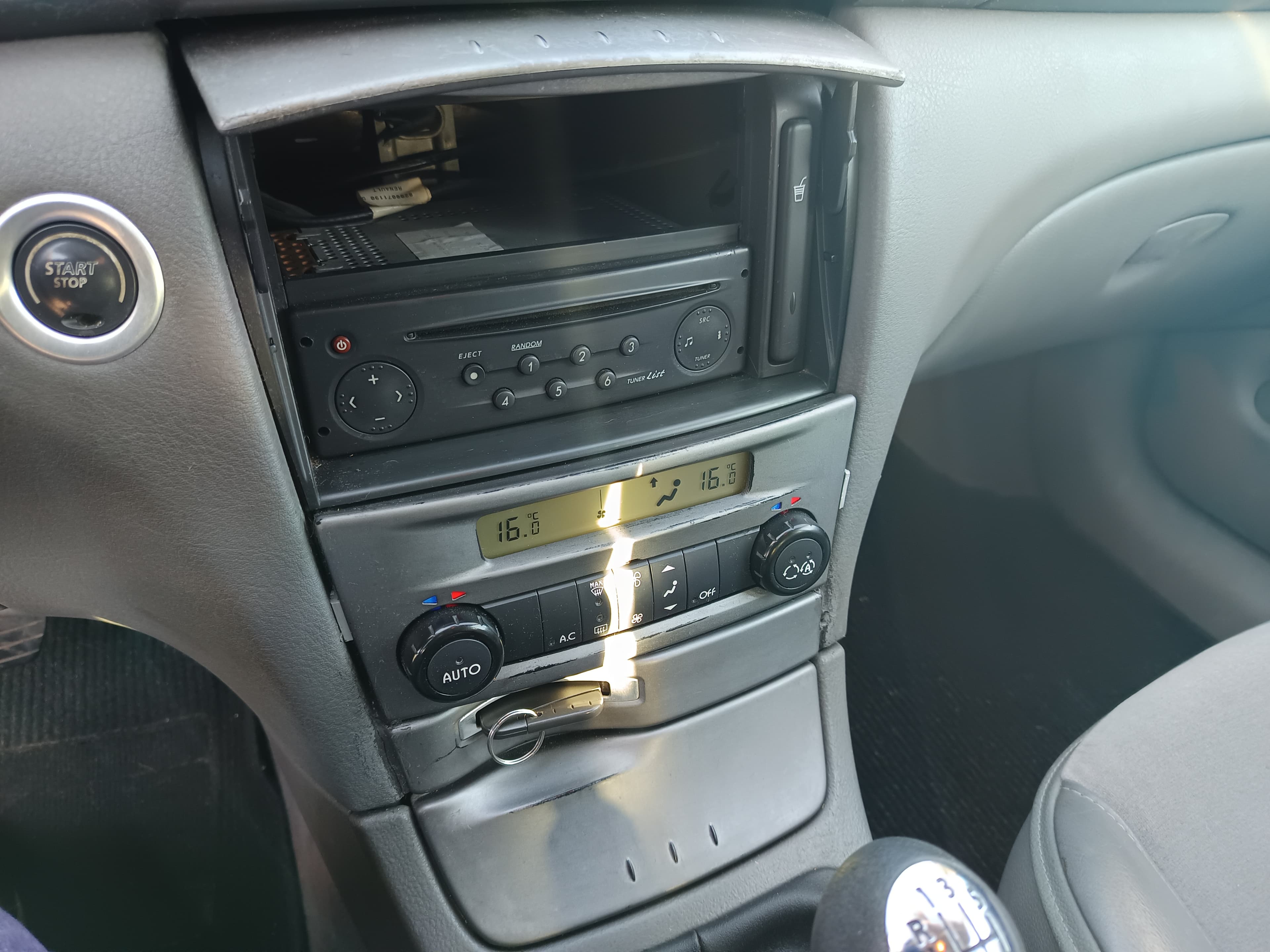 Renault Laguna · Ano 2003 — imagen 42
