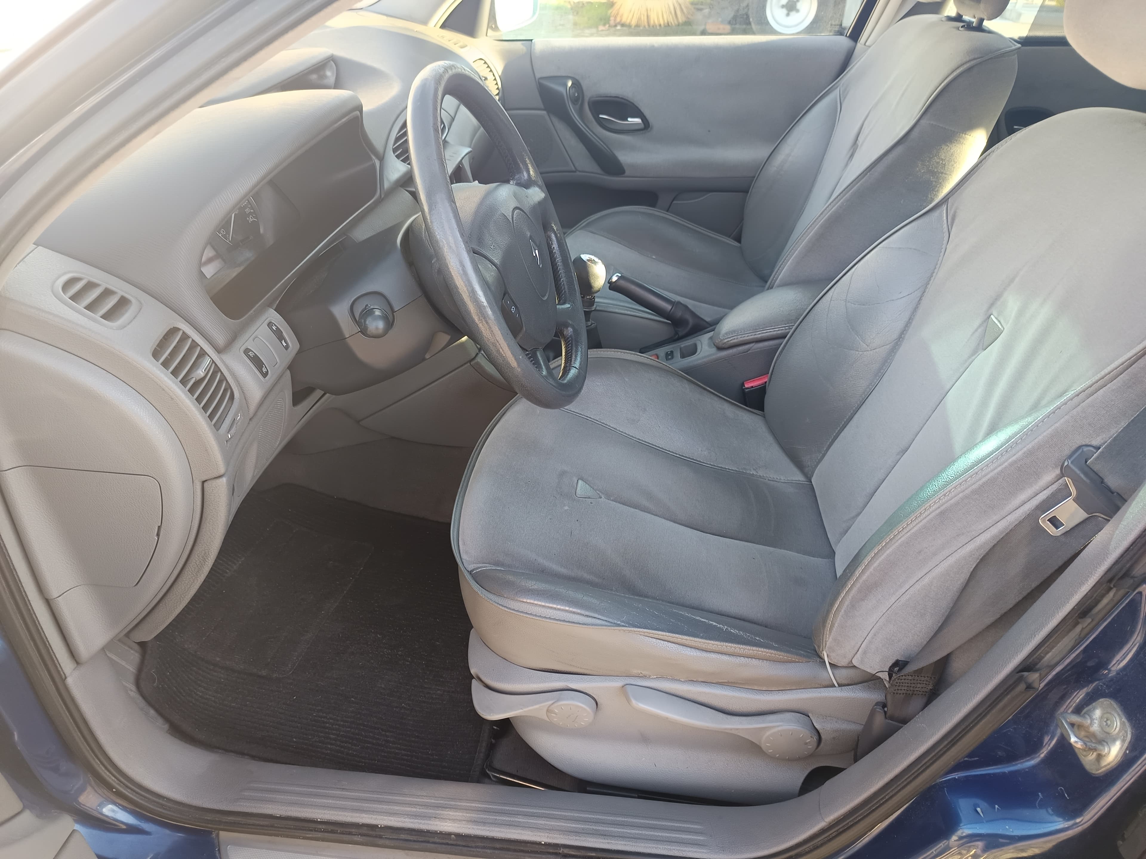 Renault Laguna · Ano 2003 — imagen 38