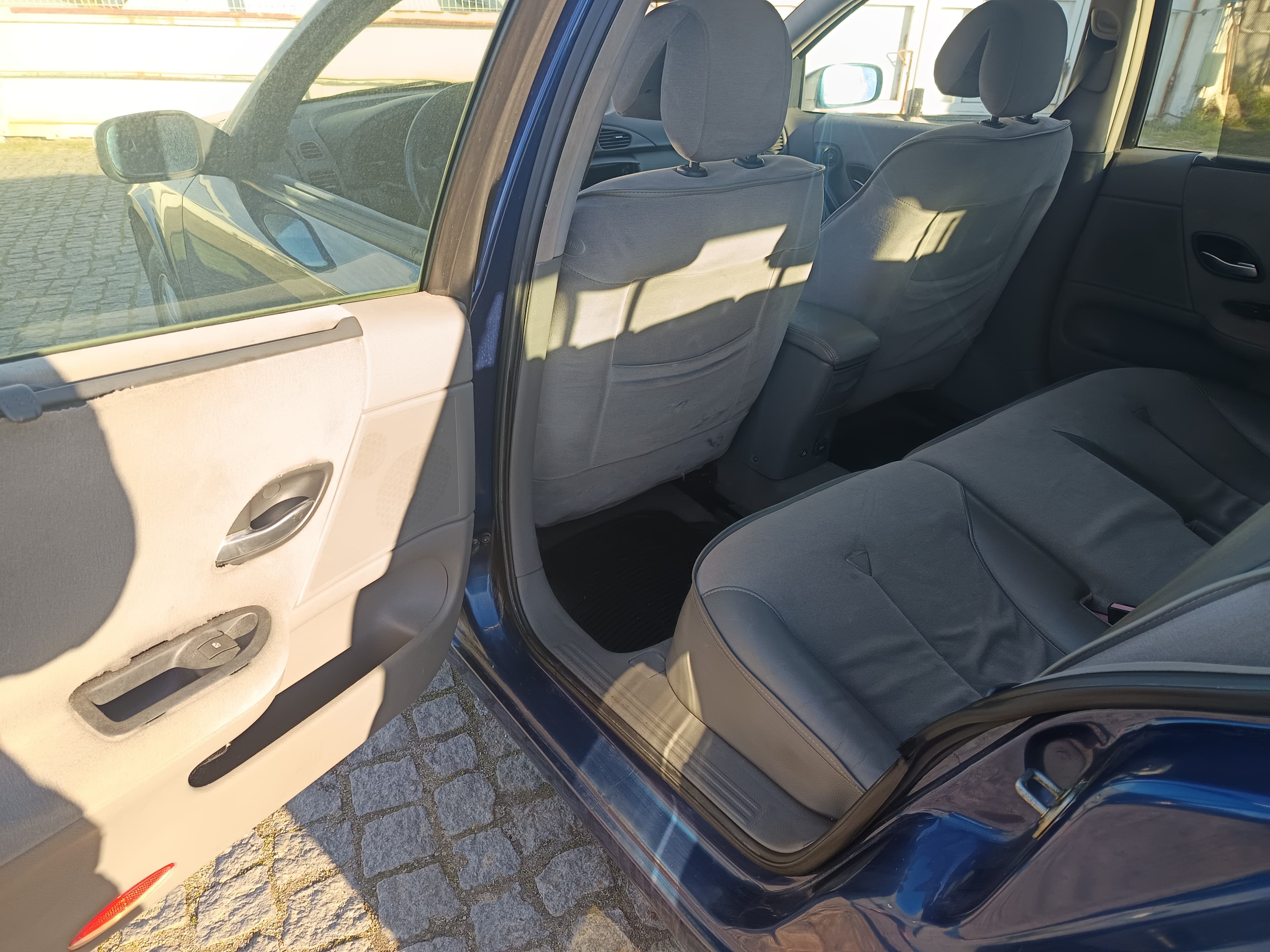 Renault Laguna · Ano 2003 — imagen 31