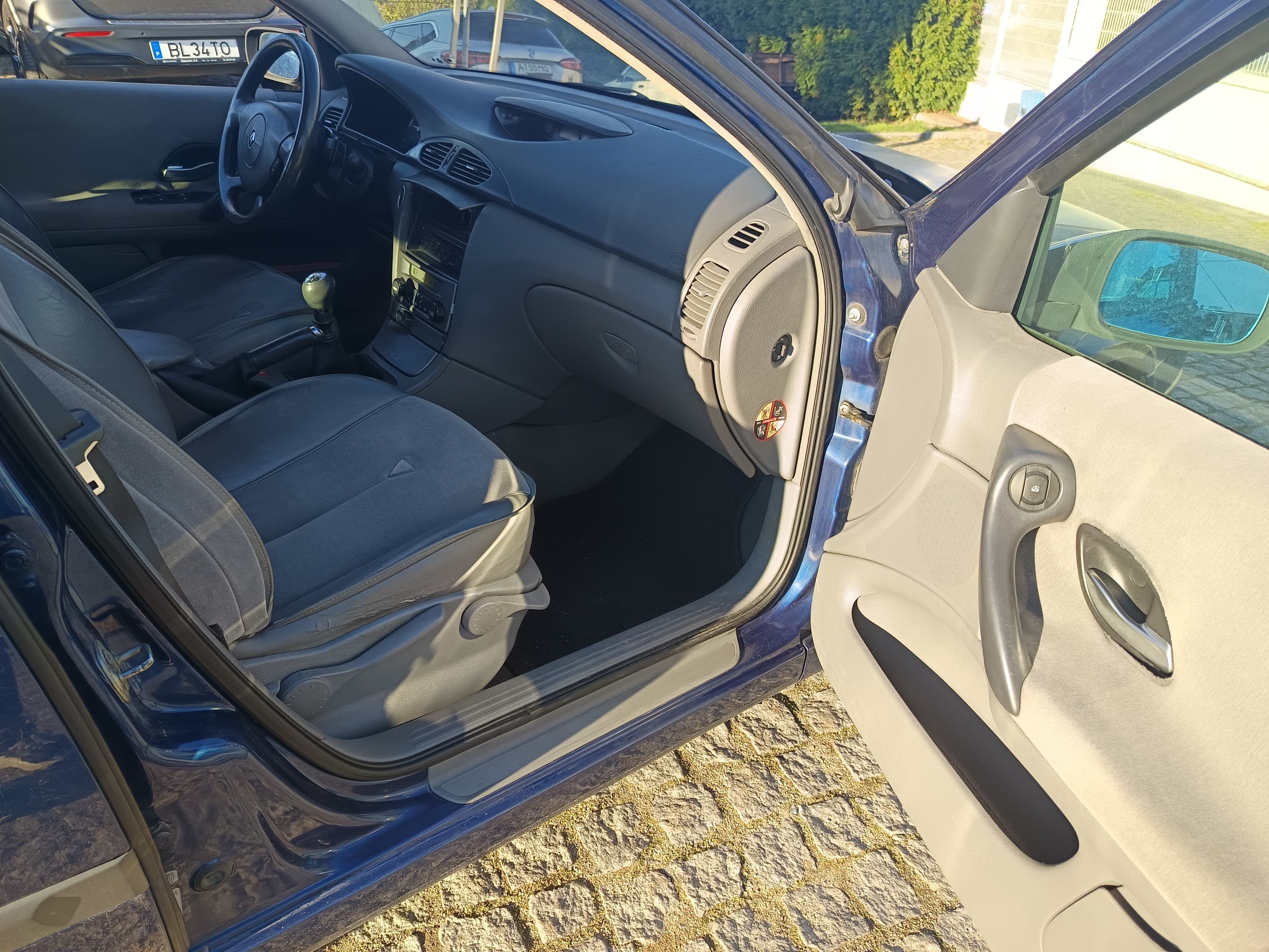 Renault Laguna · Ano 2003 — imagen 27