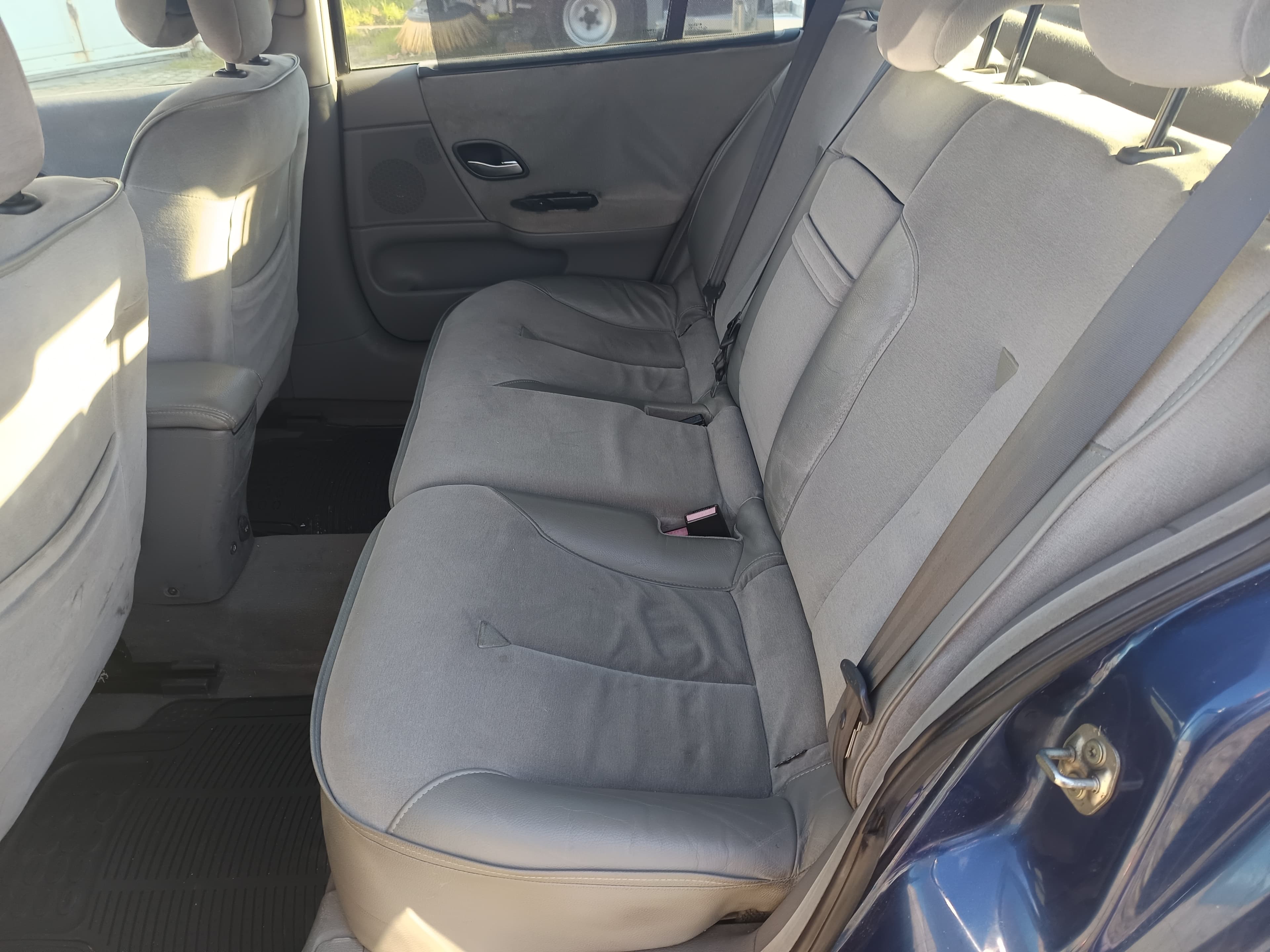Renault Laguna · Ano 2003 — imagen 35