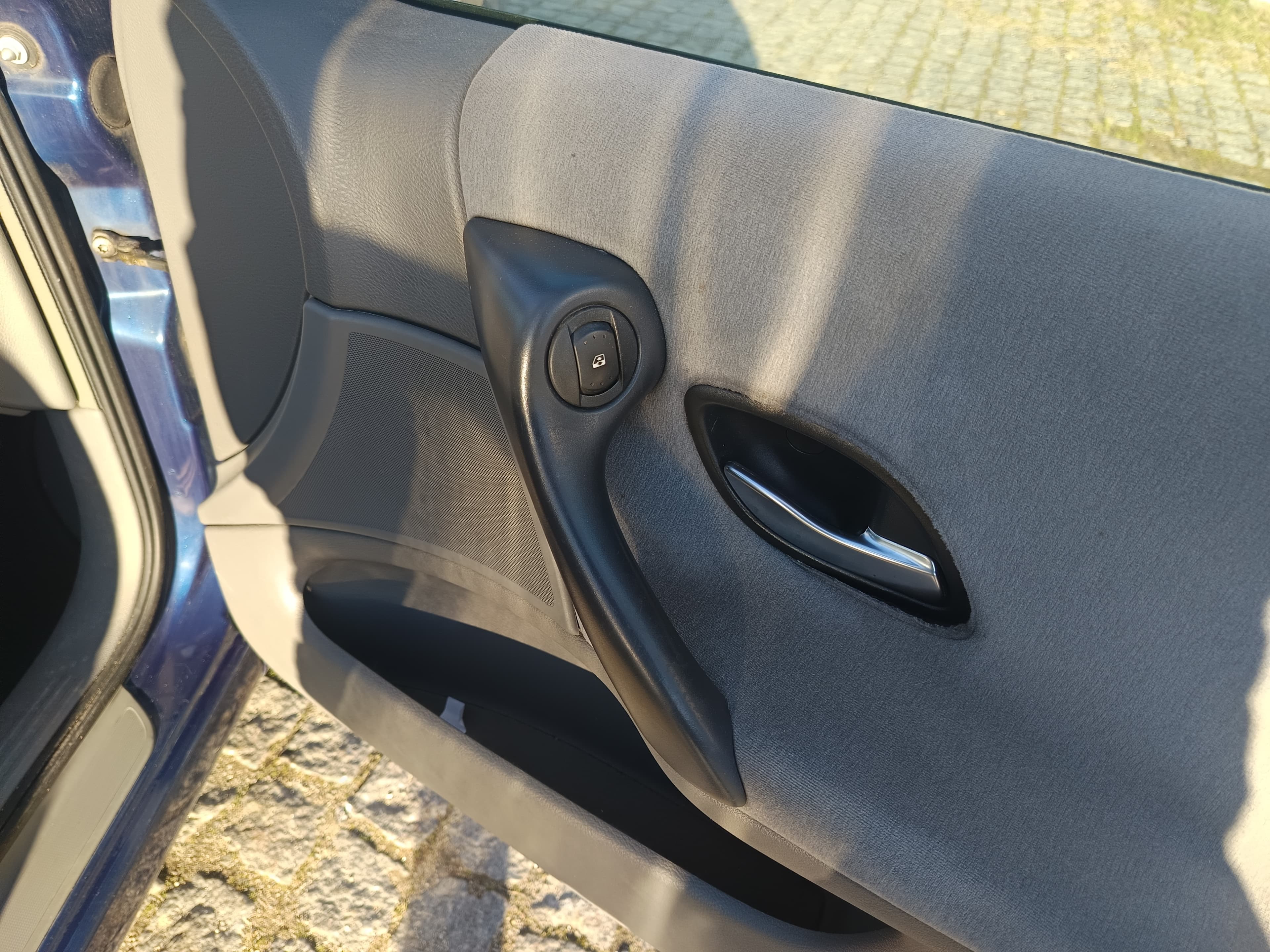 Renault Laguna · Ano 2003 — imagen 28