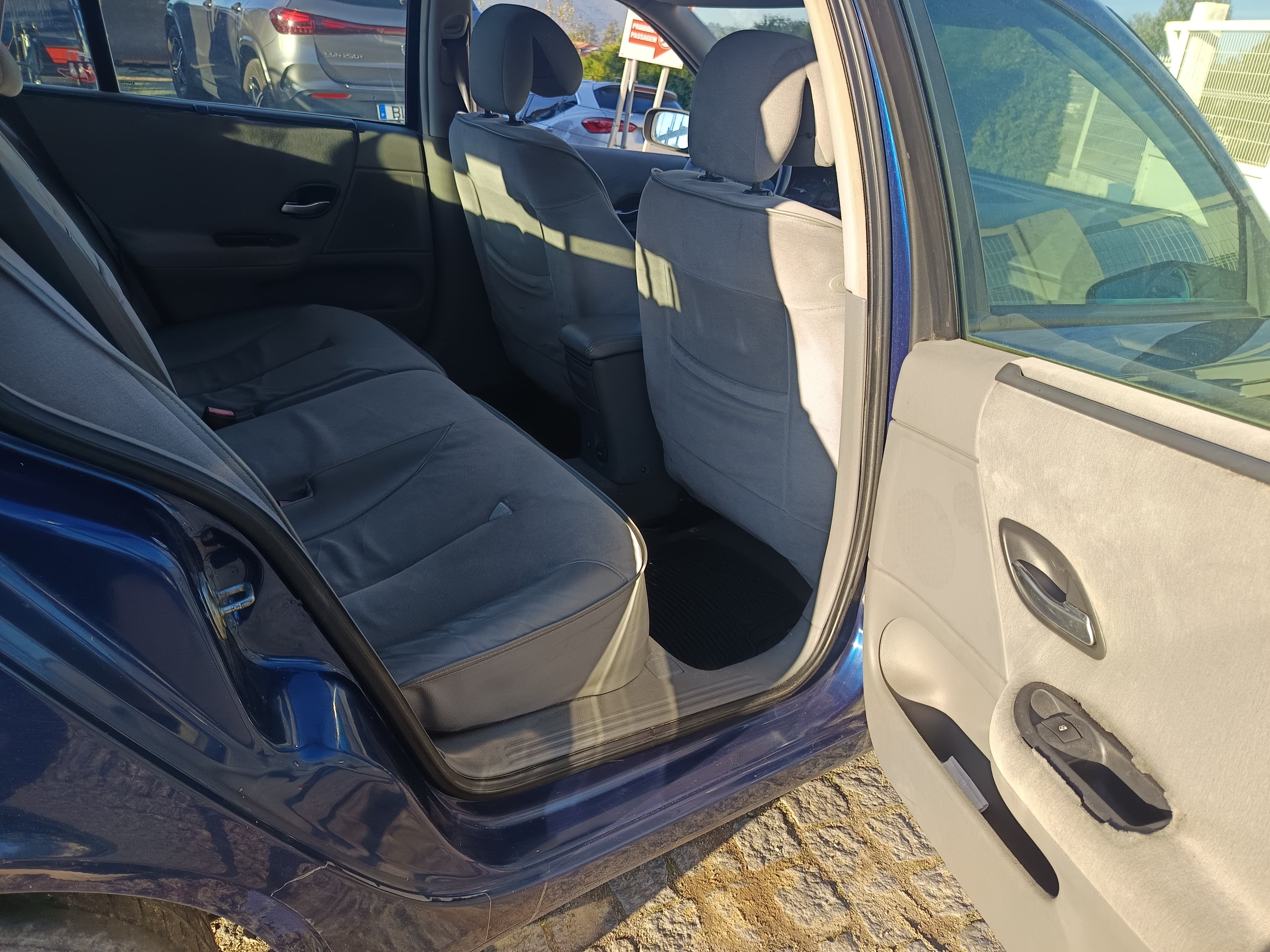 Renault Laguna · Ano 2003 — imagen 23