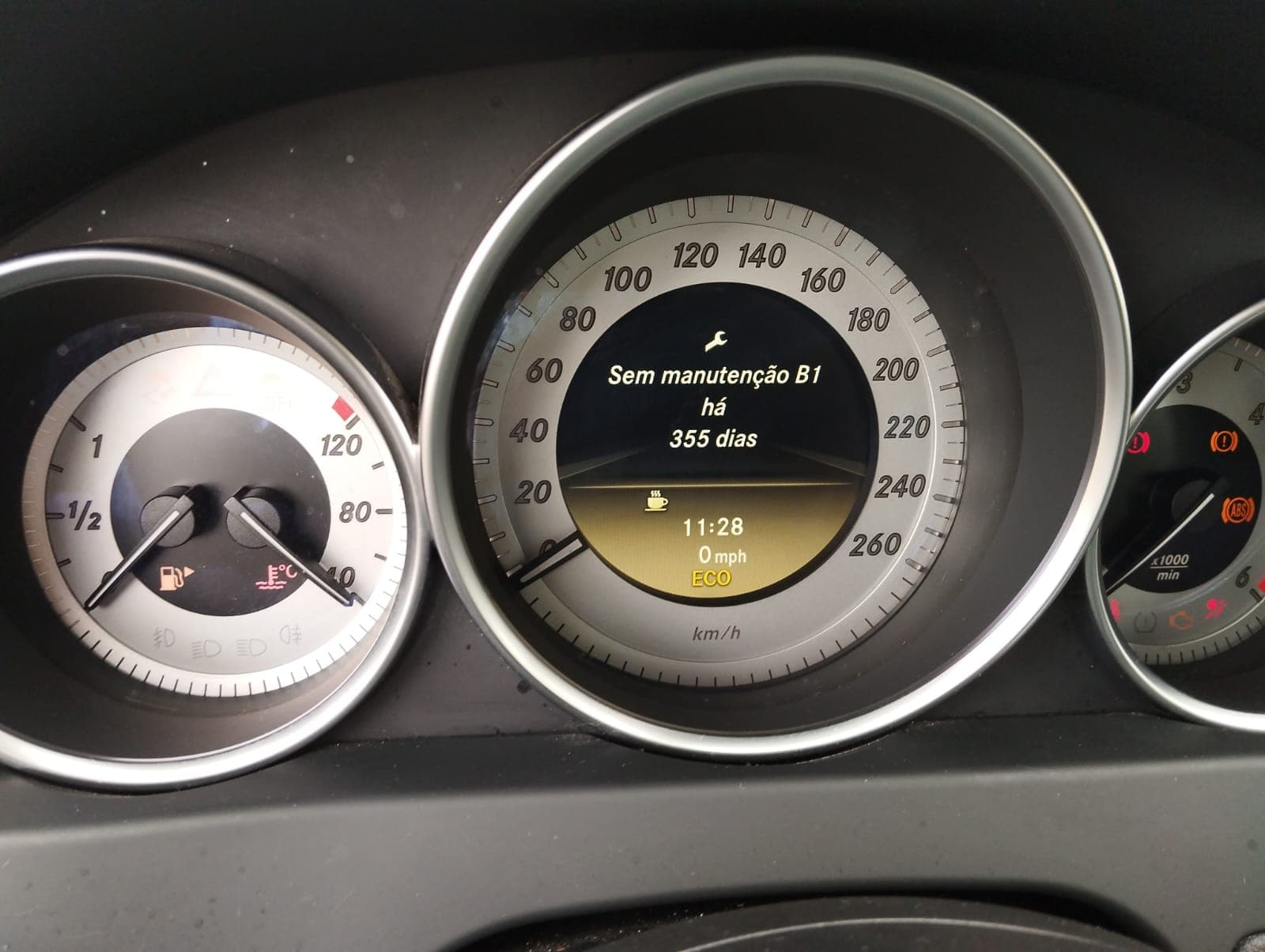 Mercedes-Benz C 220 CDI · Ano 2012 — image 10