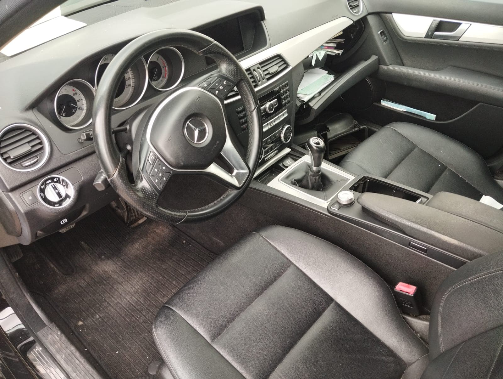 Mercedes-Benz C 220 CDI · Ano 2012 — image 12