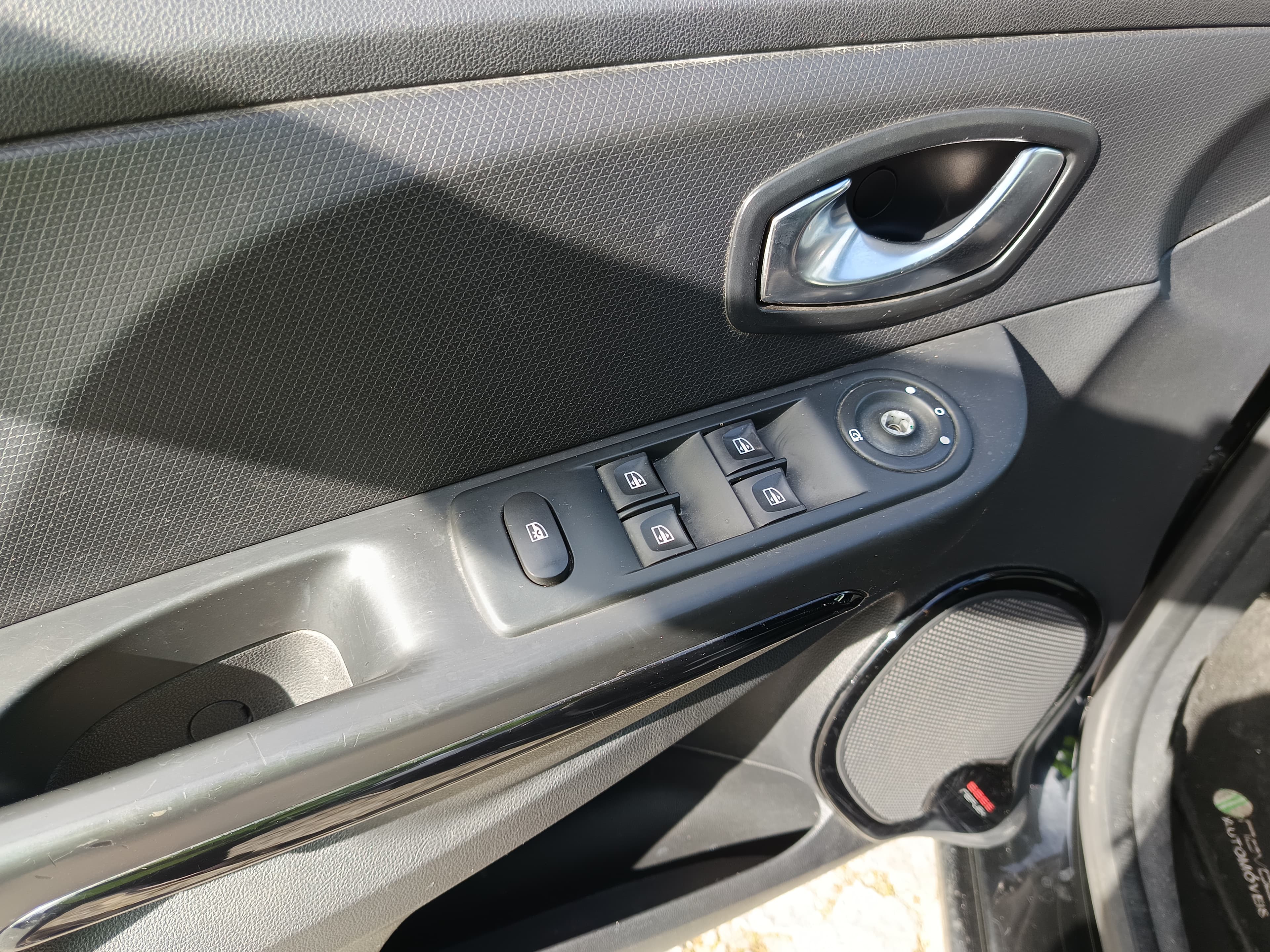 Renault Clio · Ano 2016 — imagen 27