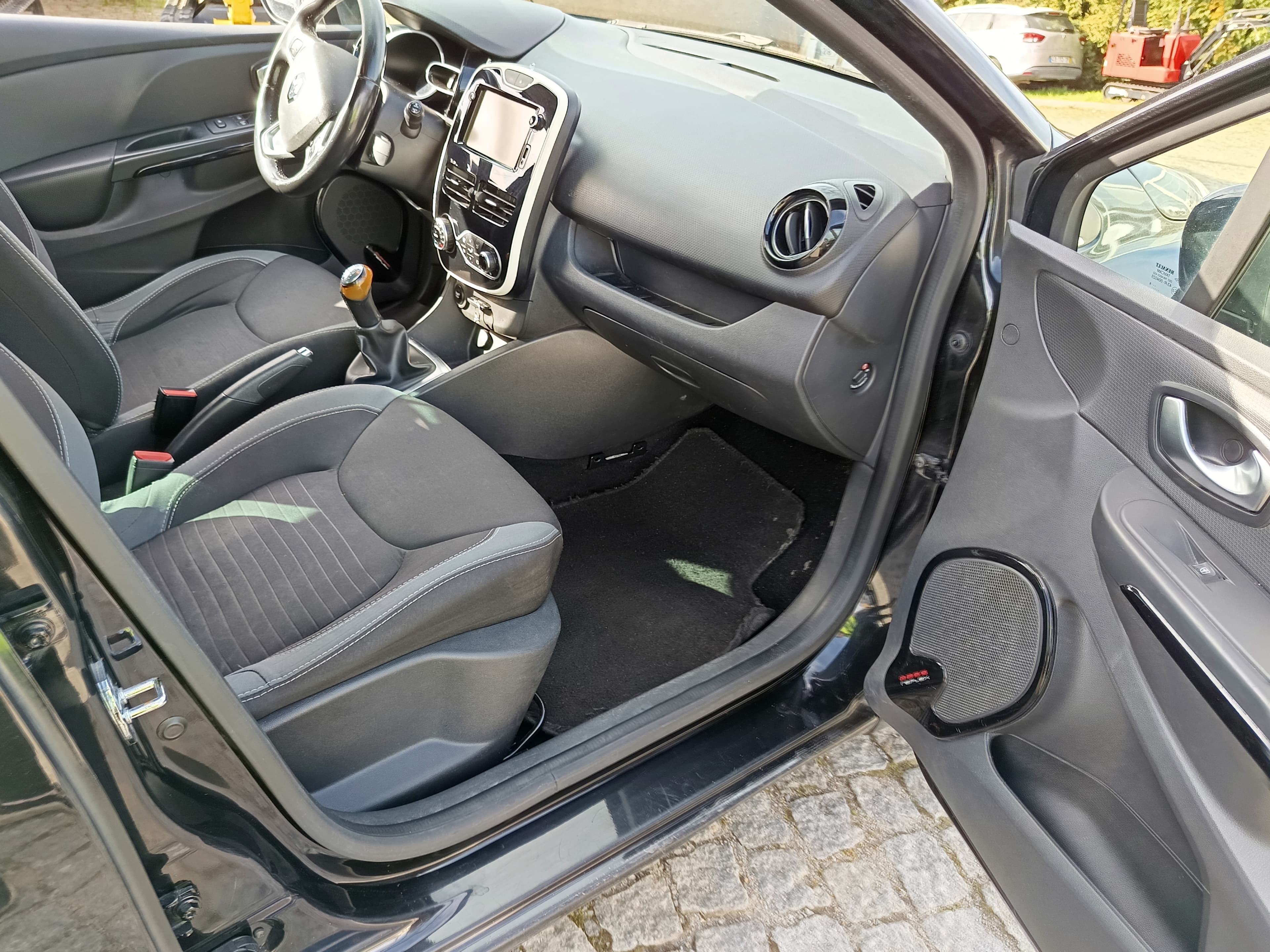 Renault Clio · Ano 2016 — imagen 20
