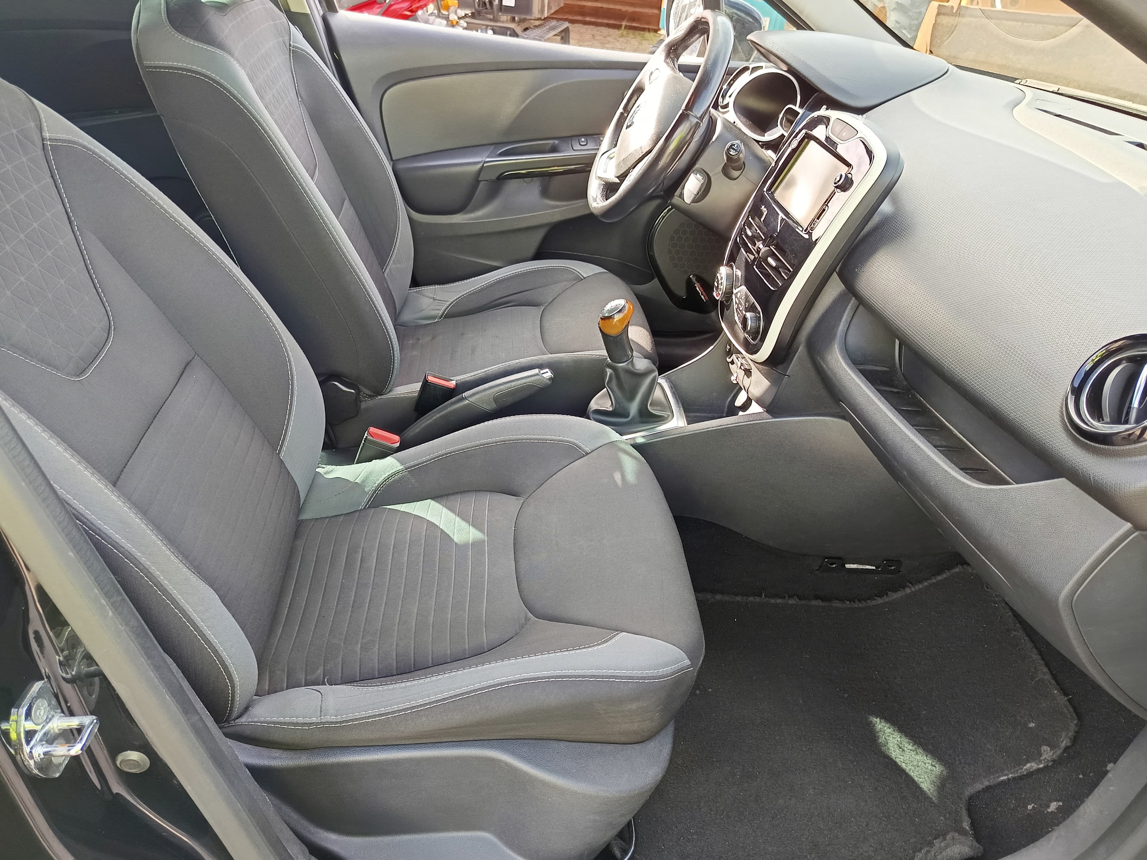 Renault Clio · Ano 2016 — imagen 22