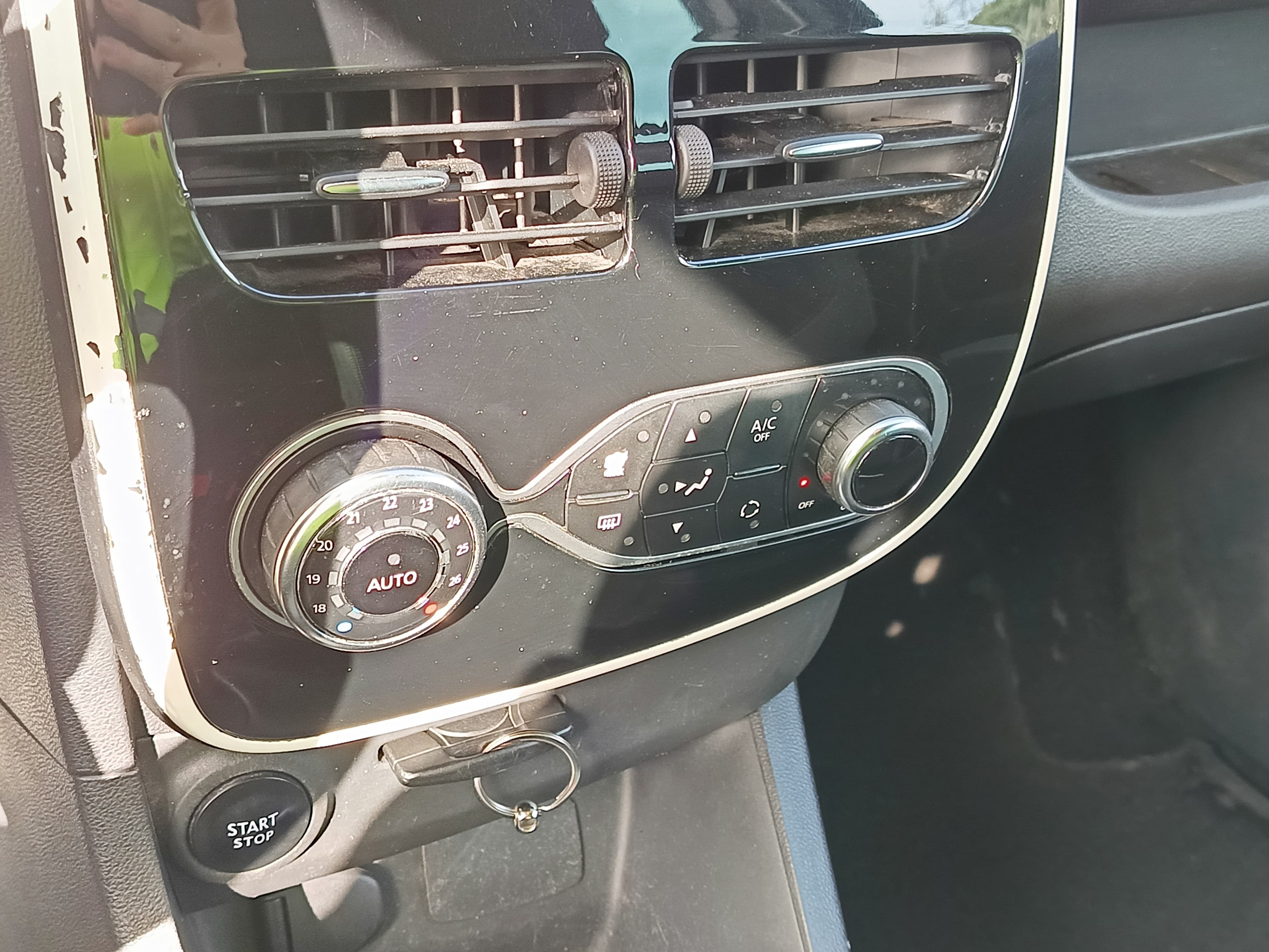 Renault Clio · Ano 2016 — imagen 39