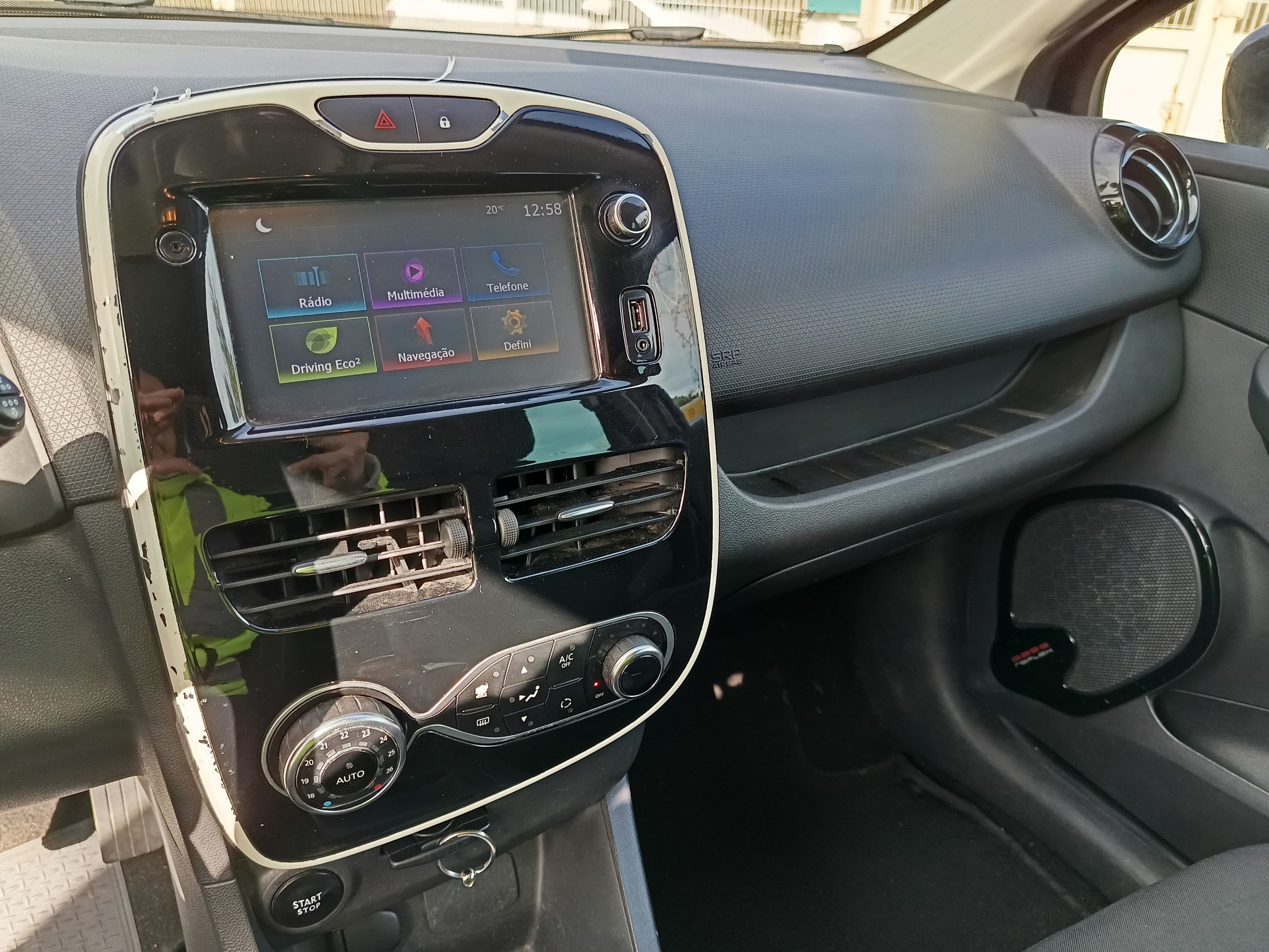 Renault Clio · Ano 2016 — imagen 31