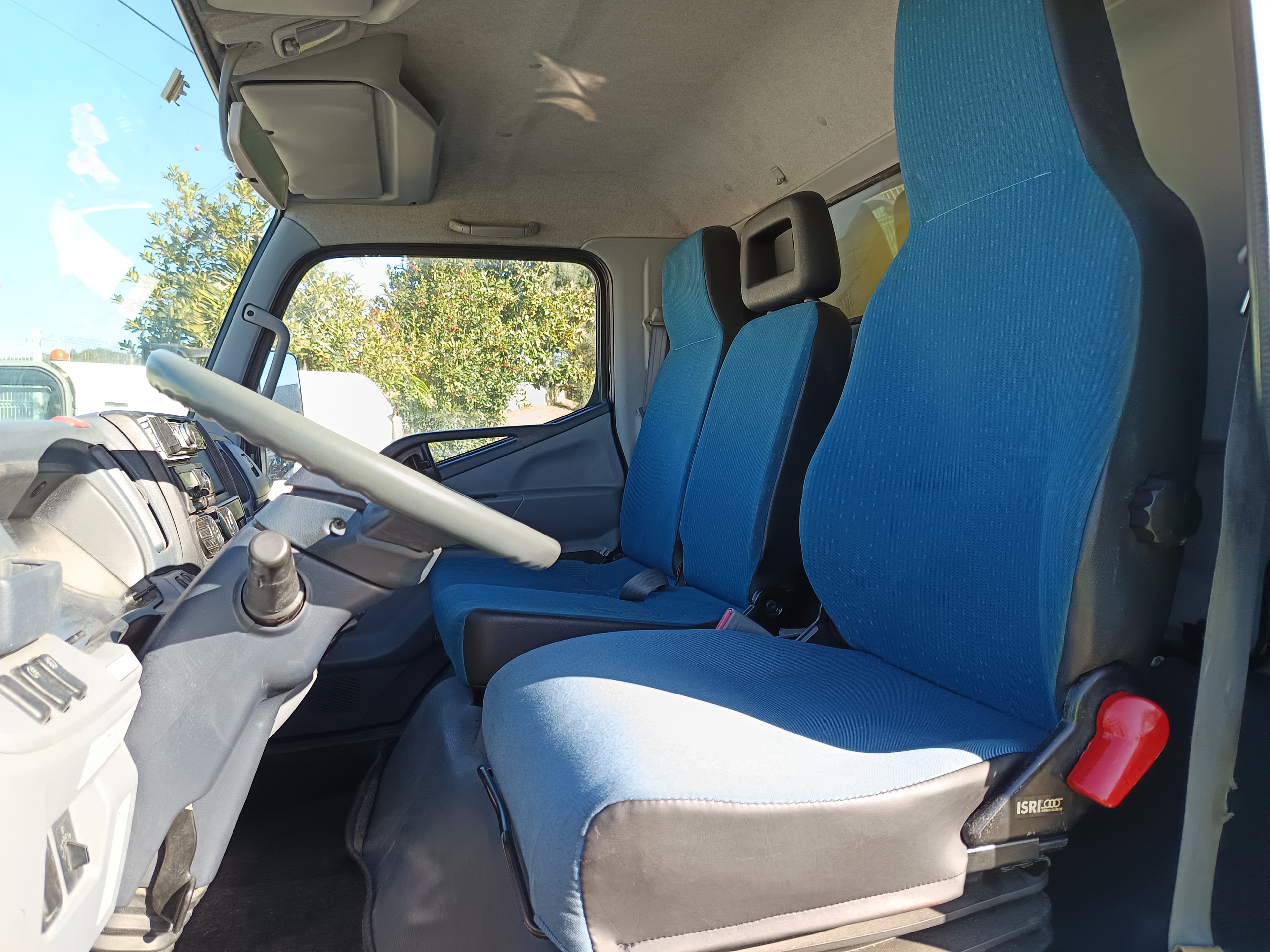 Mitsubishi Canter · Ano 2015 — imagen 21
