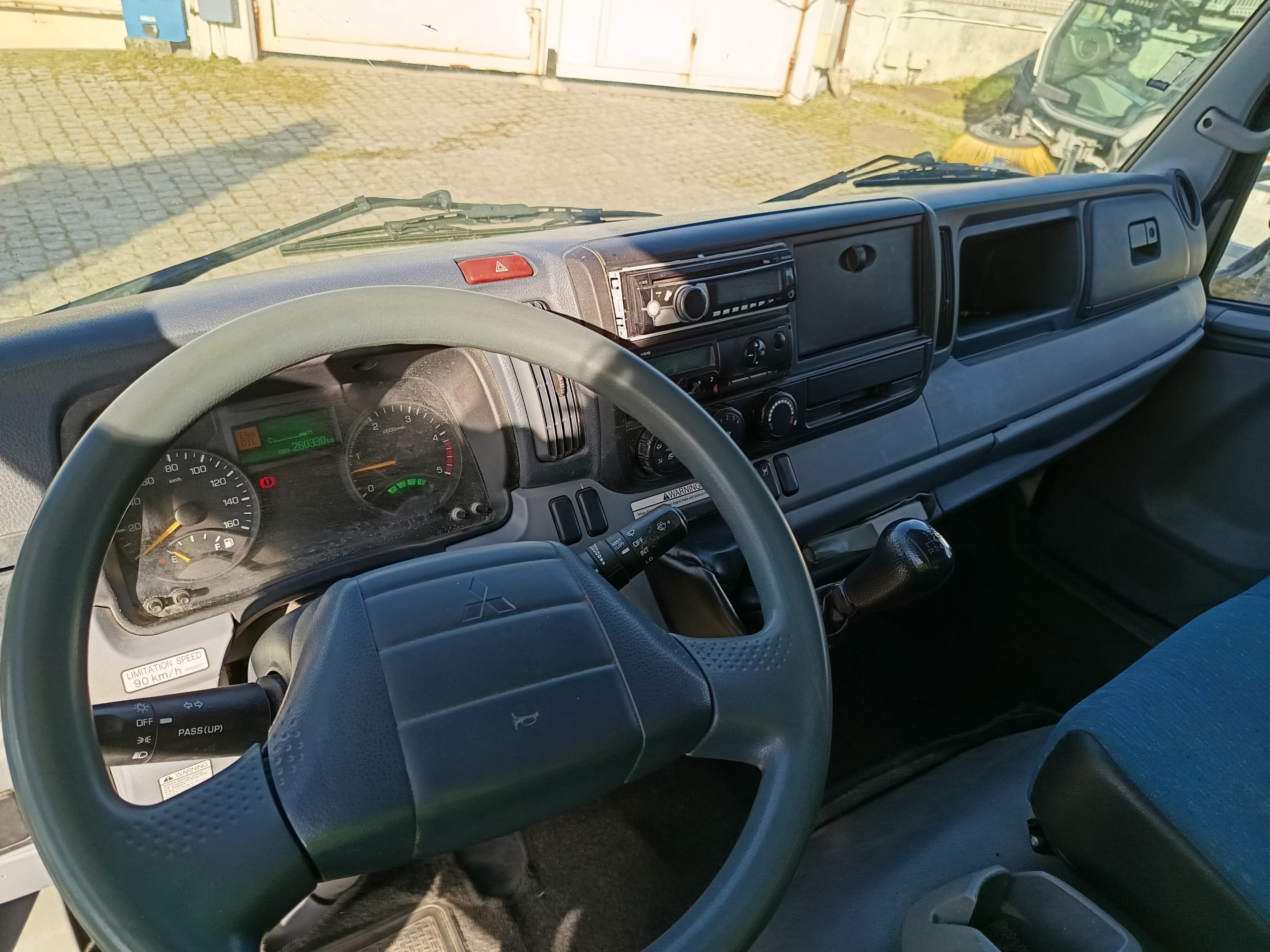 Mitsubishi Canter · Ano 2015 — imagen 22