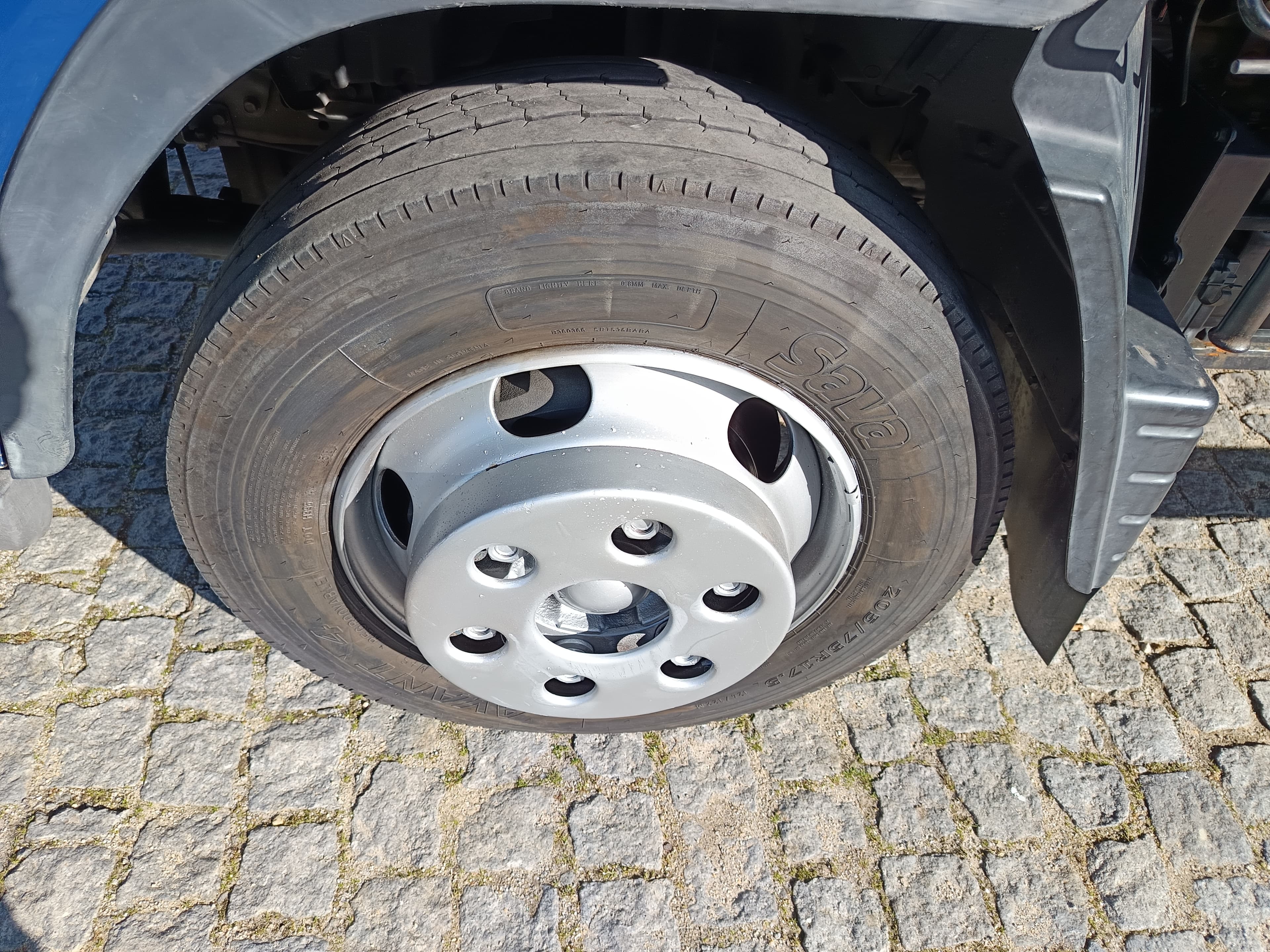 Mitsubishi Canter · Ano 2015 — imagen 10