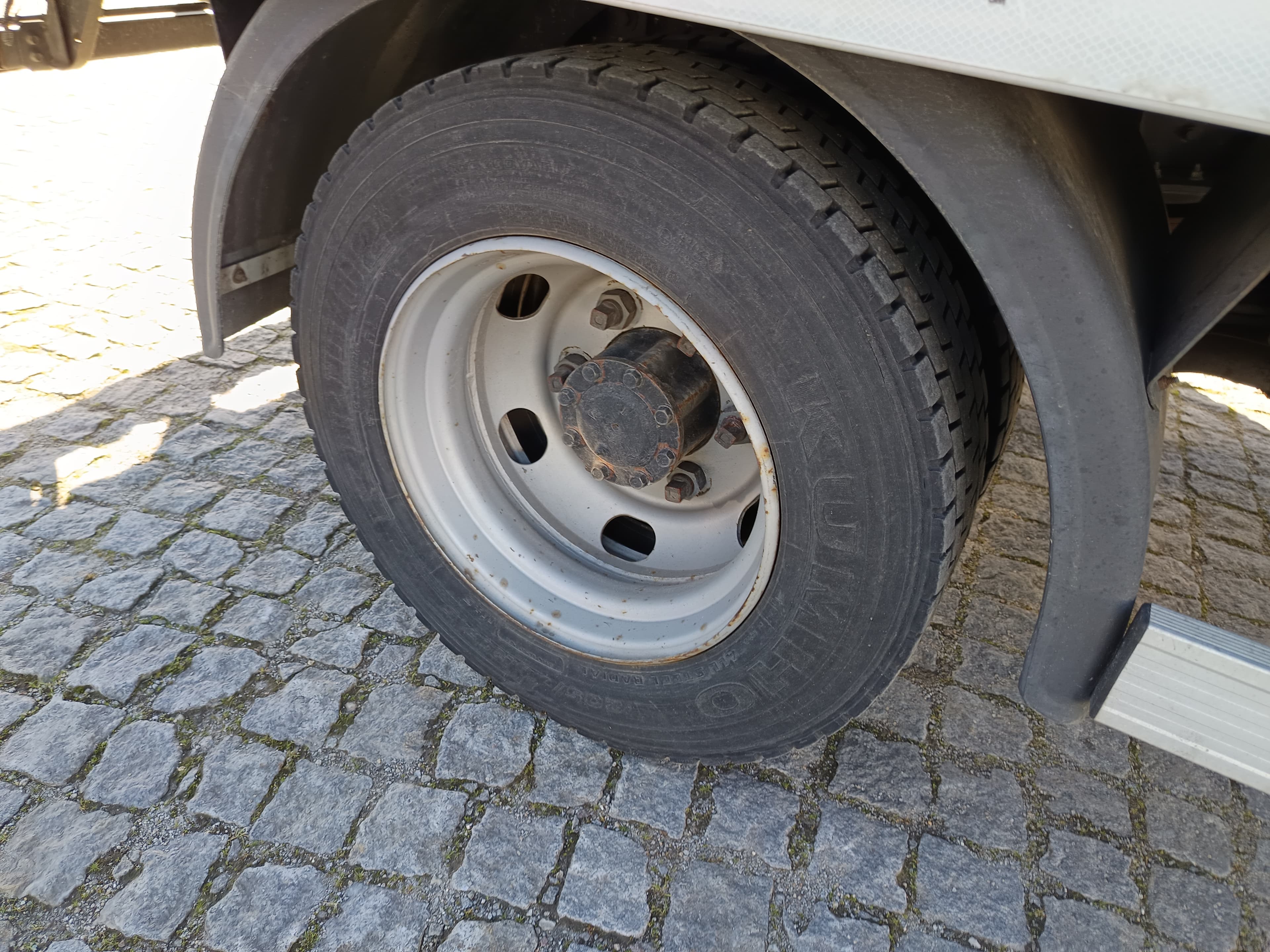 Mitsubishi Canter · Ano 2015 — imagen 8