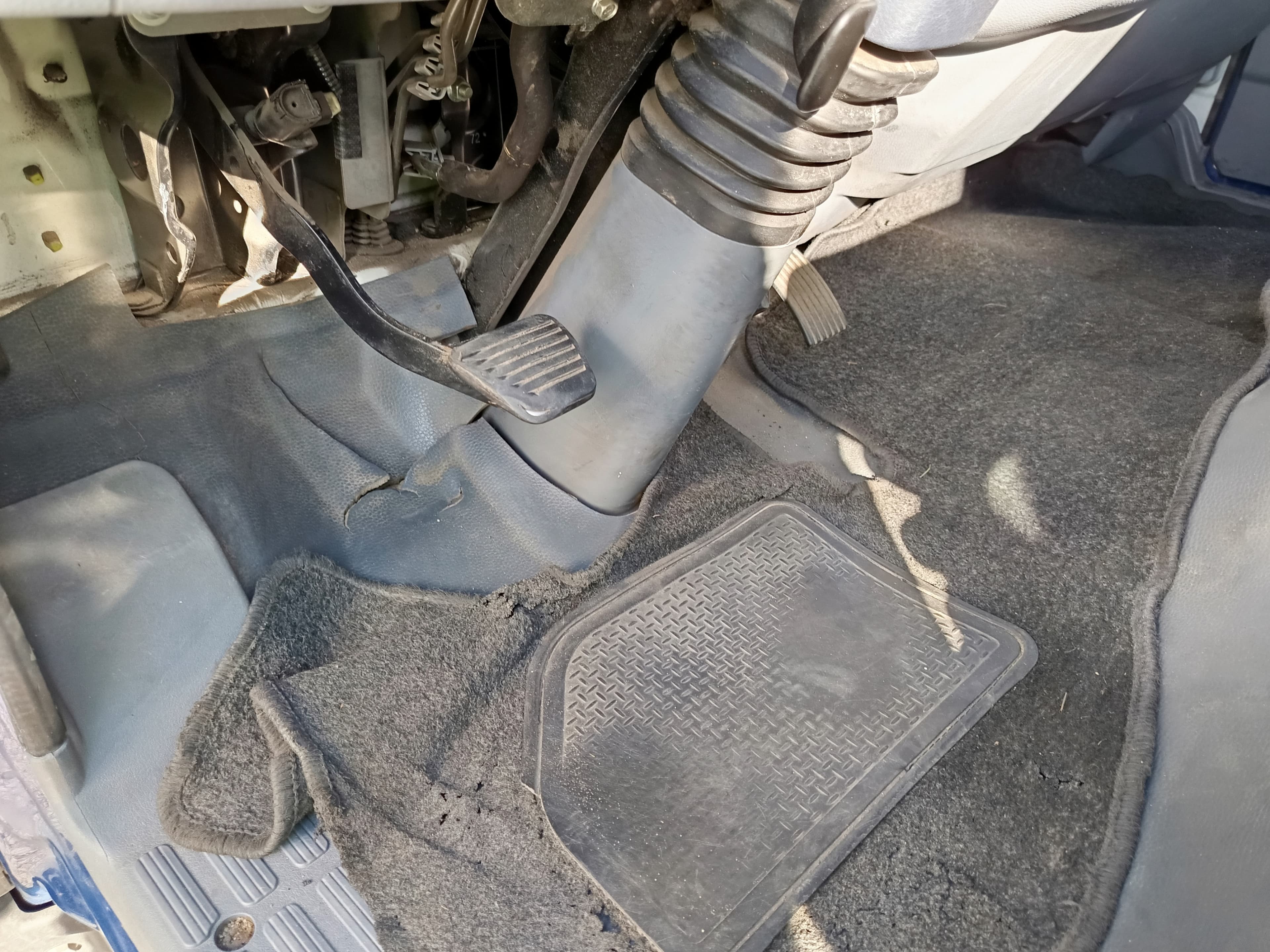 Mitsubishi Canter · Ano 2015 — imagen 19