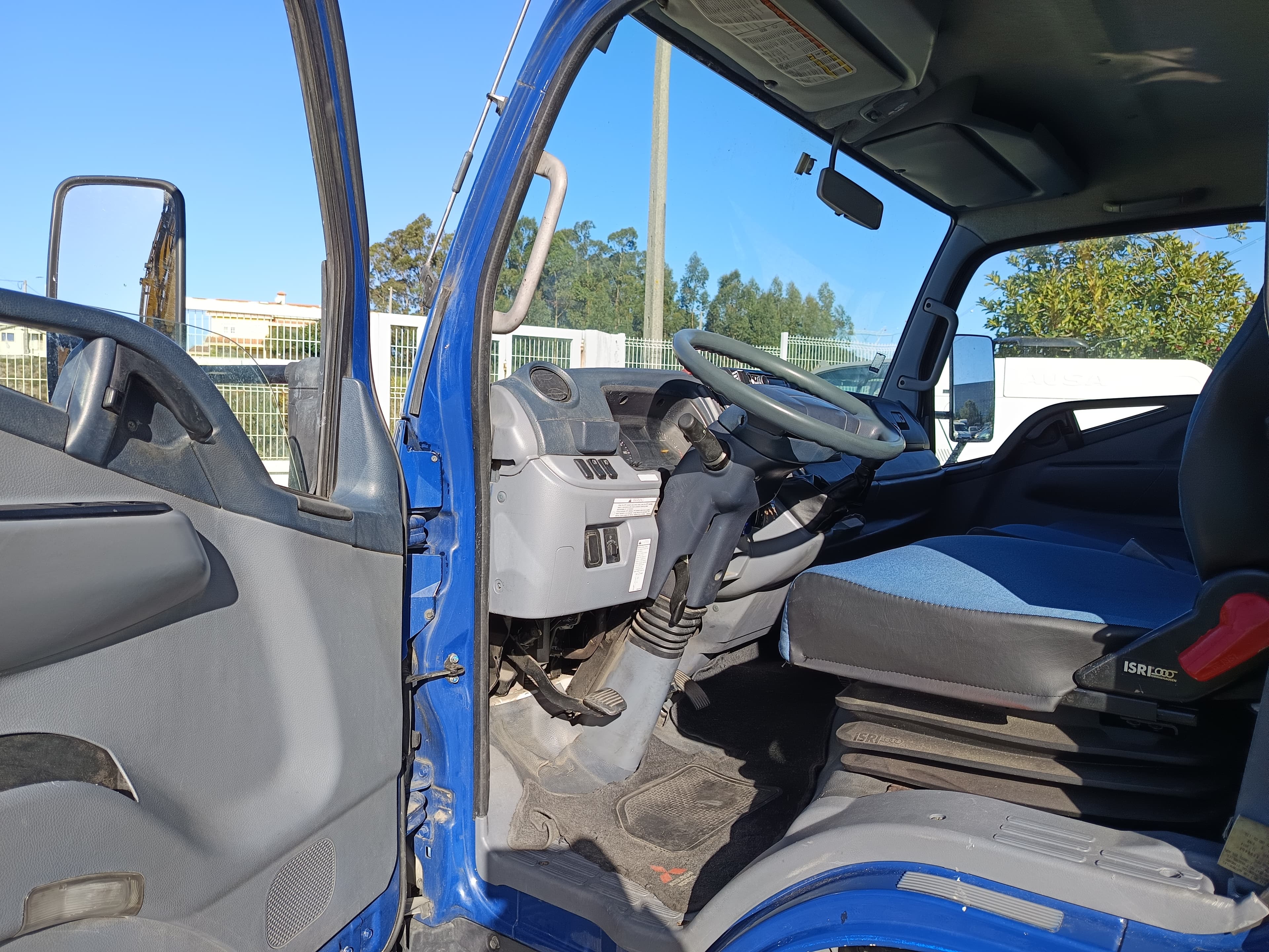 Mitsubishi Canter · Ano 2015 — imagen 20