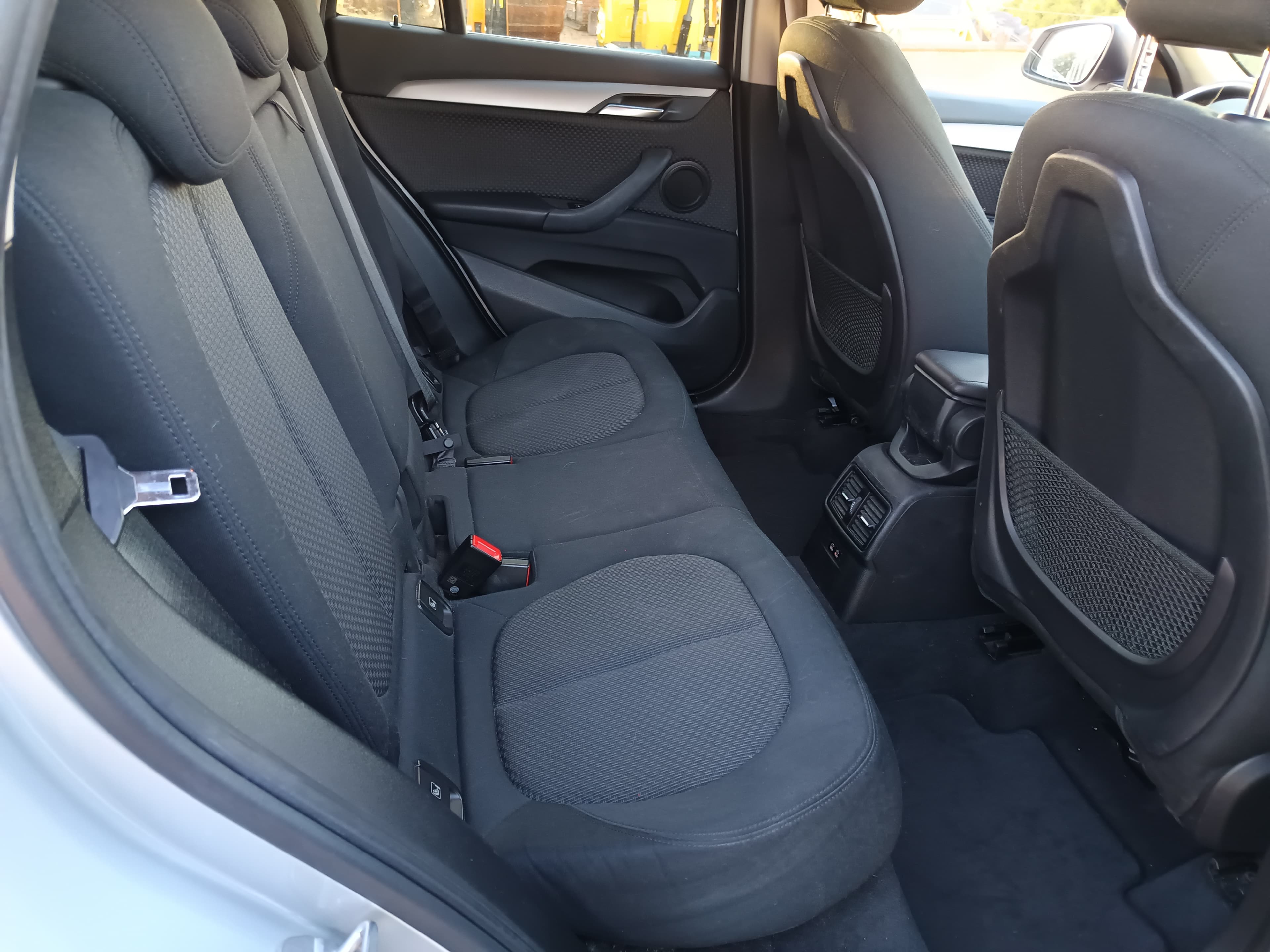 BMW X1 sDrive 16d · Ano 2019 — image 23