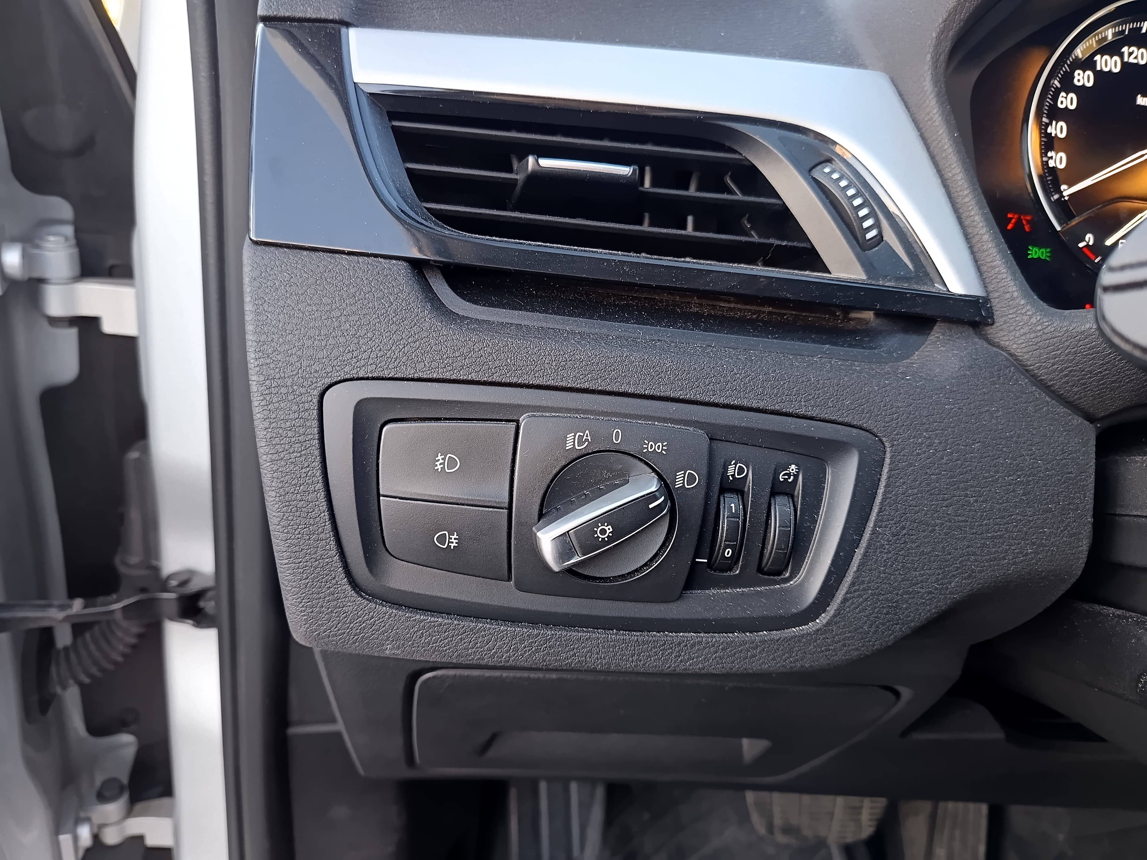 BMW X1 sDrive 16d · Ano 2019 — image 44