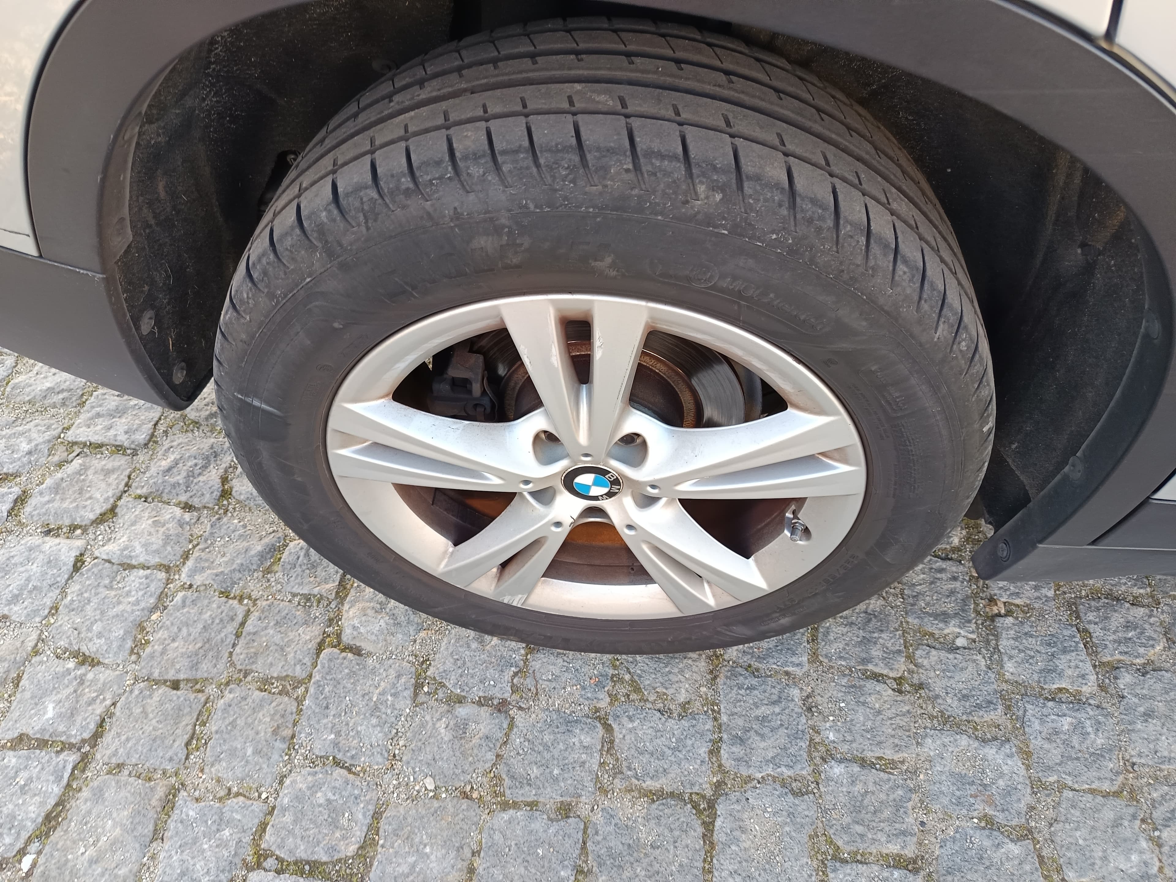 BMW X1 sDrive 16d · Ano 2019 — image 10