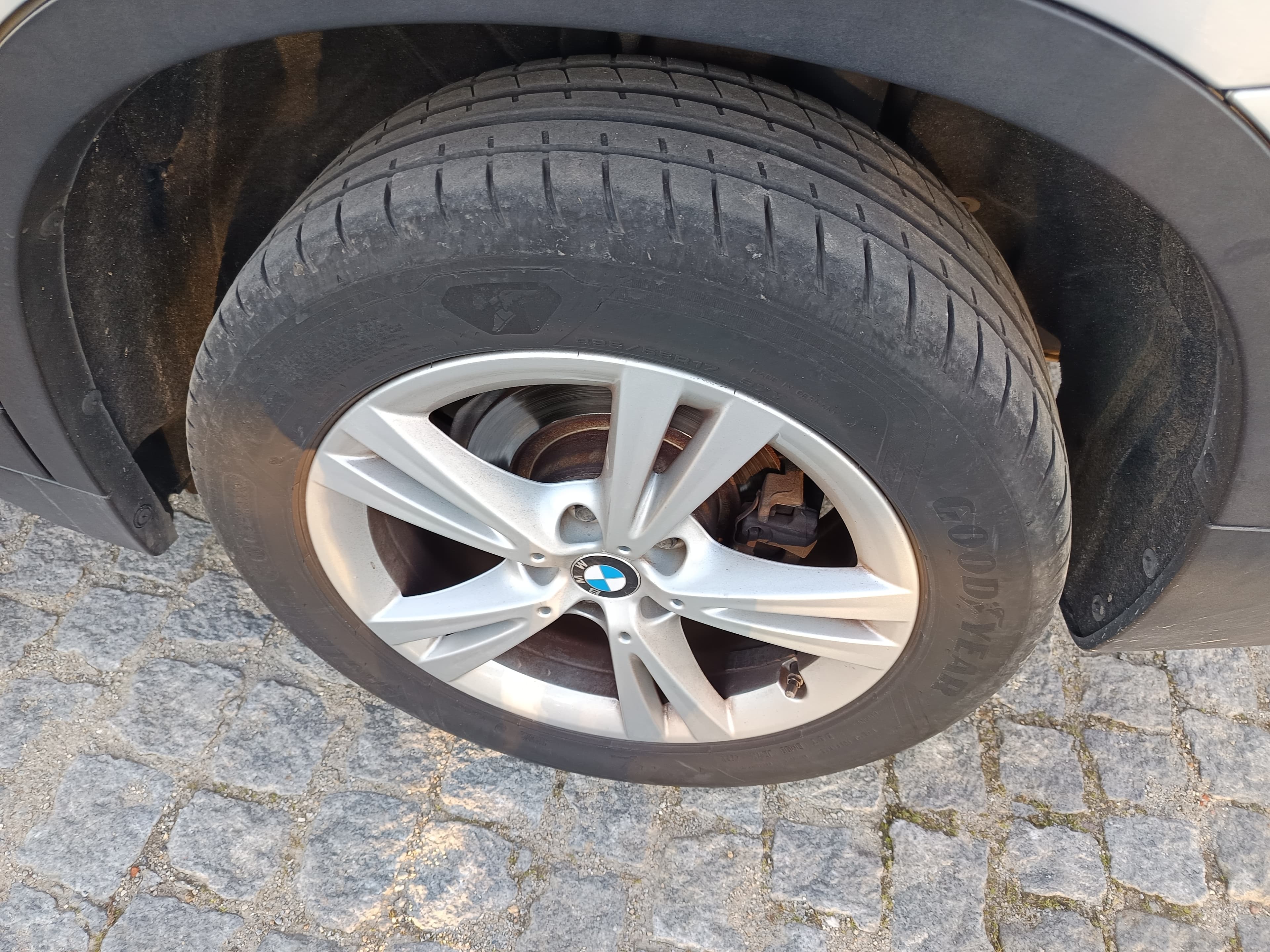 BMW X1 sDrive 16d · Ano 2019 — image 13