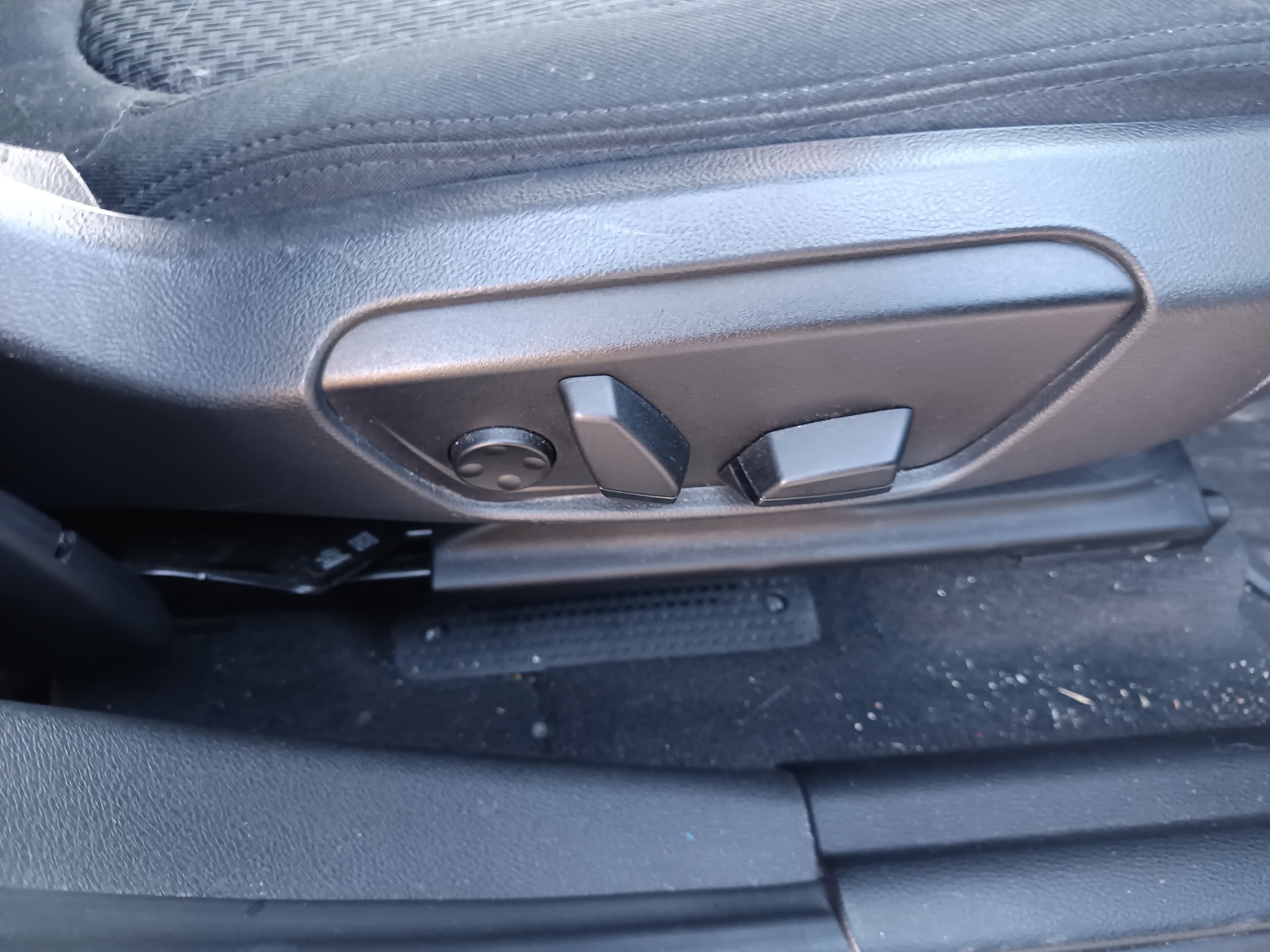 BMW X1 sDrive 16d · Ano 2019 — image 27