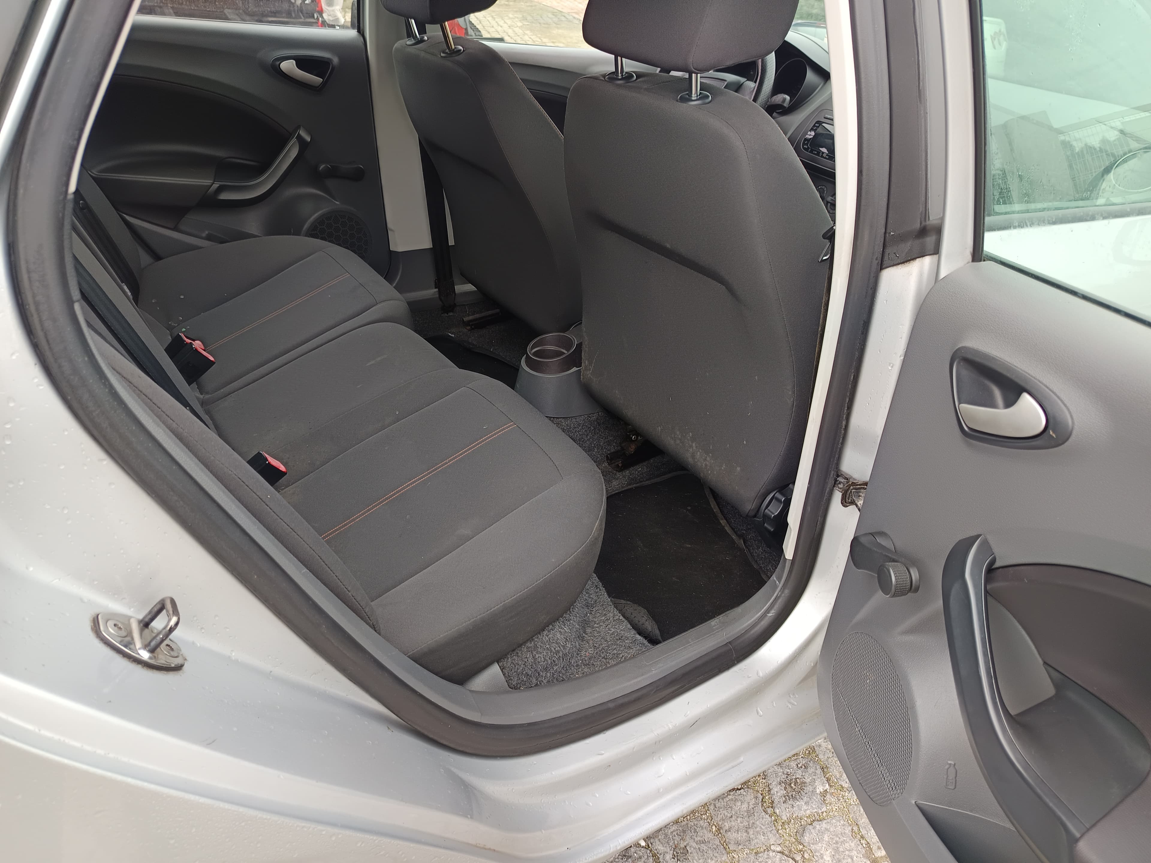 Seat Ibiza · Ano 2011 — image 21