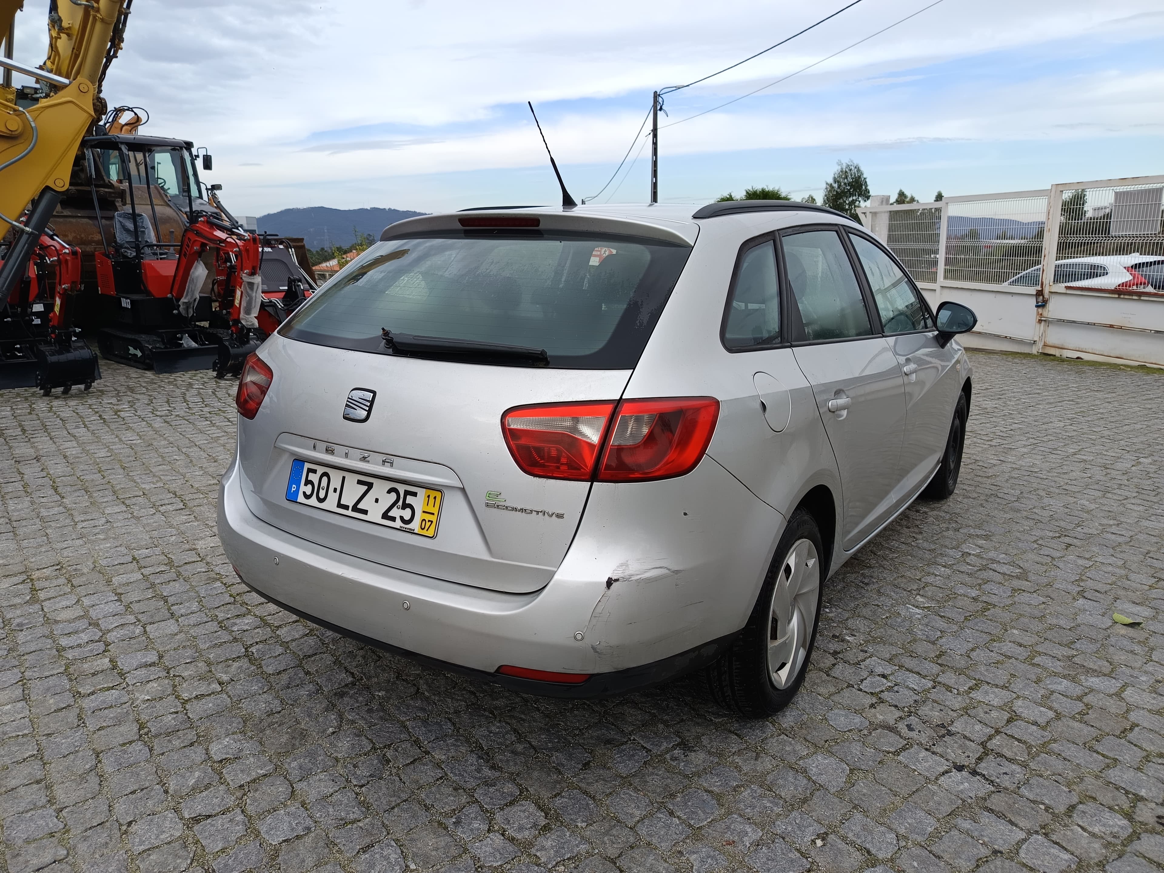 Seat Ibiza · Ano 2011 — image 4
