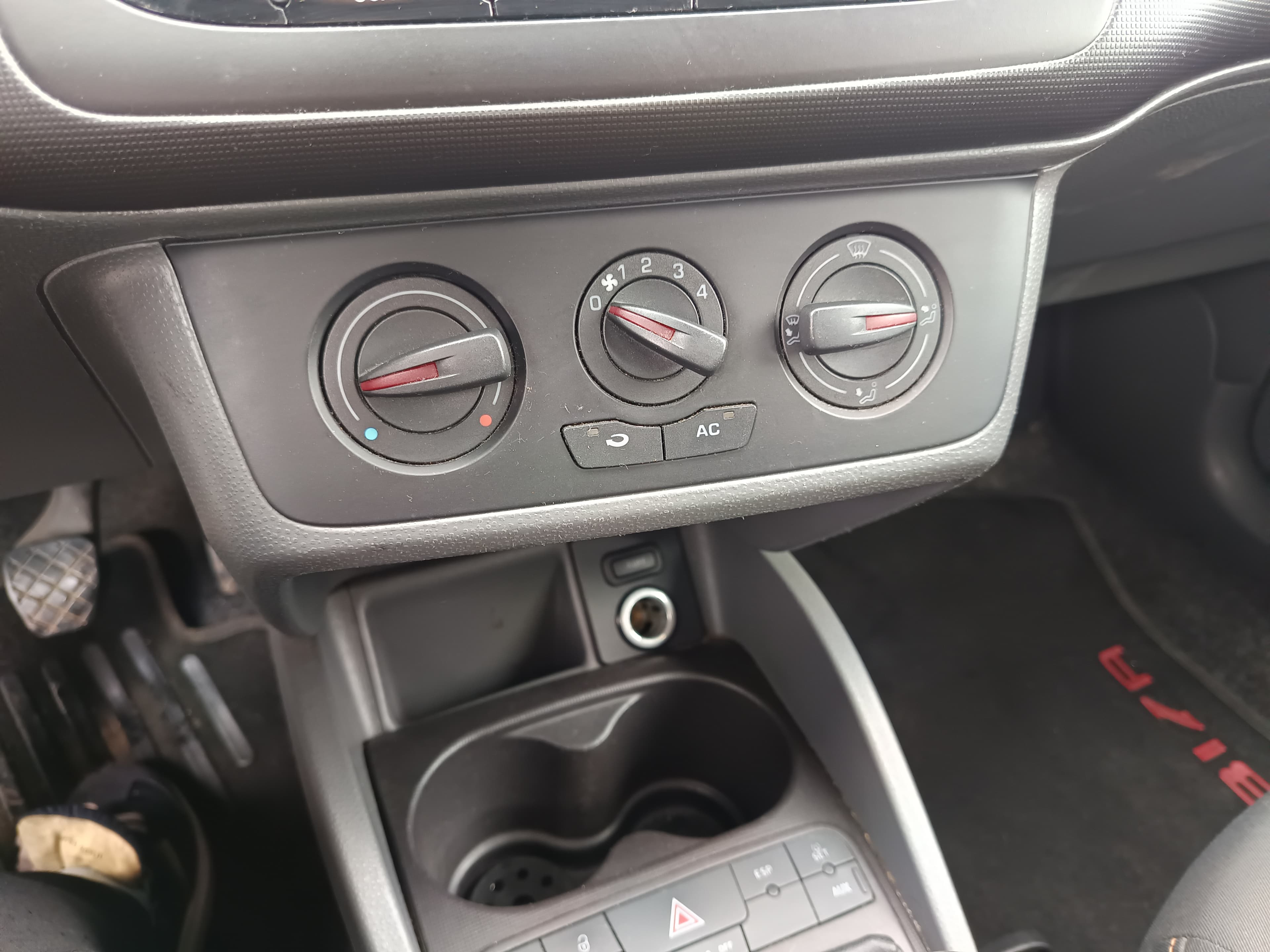 Seat Ibiza · Ano 2011 — image 37