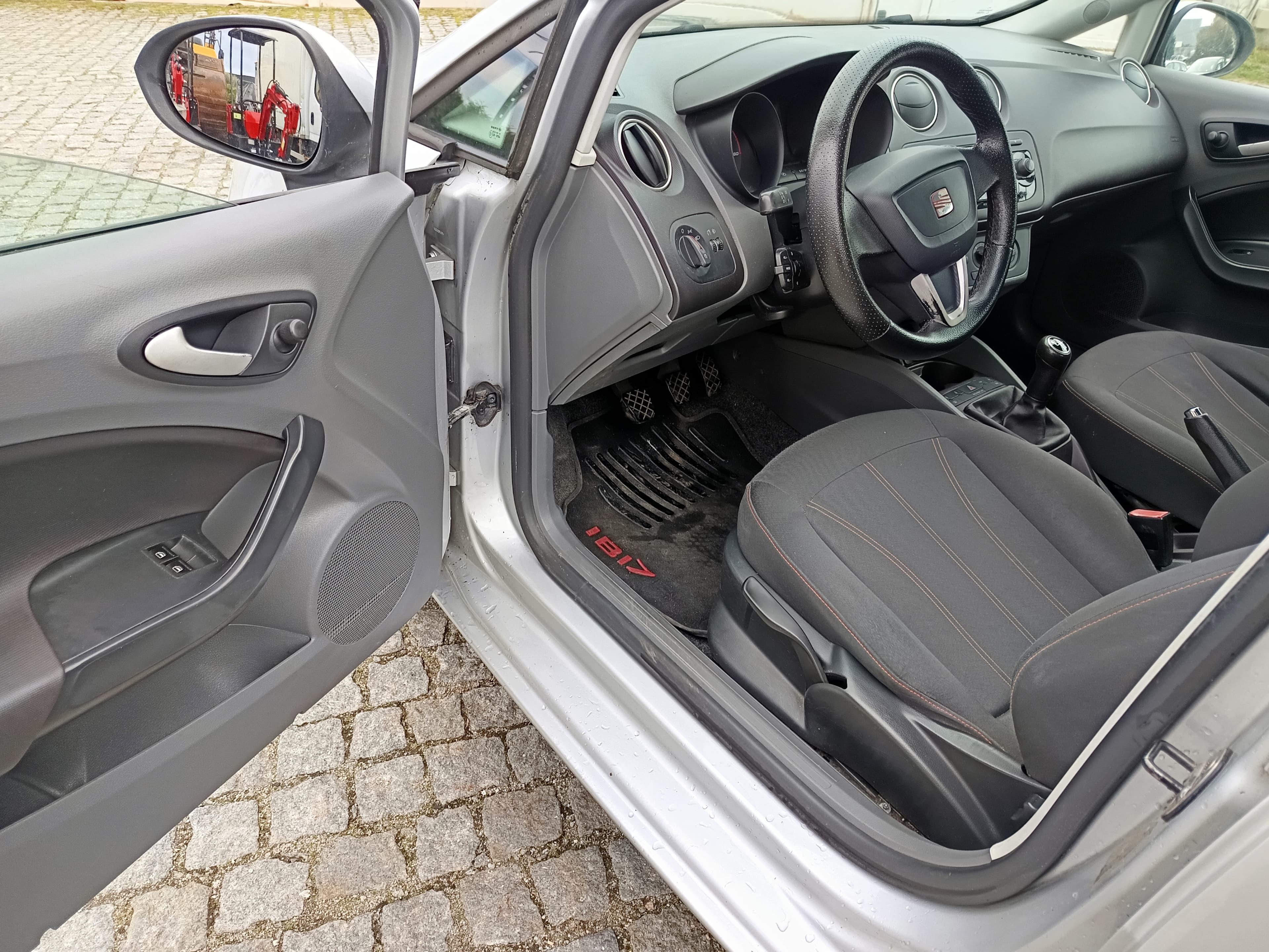 Seat Ibiza · Ano 2011 — image 30